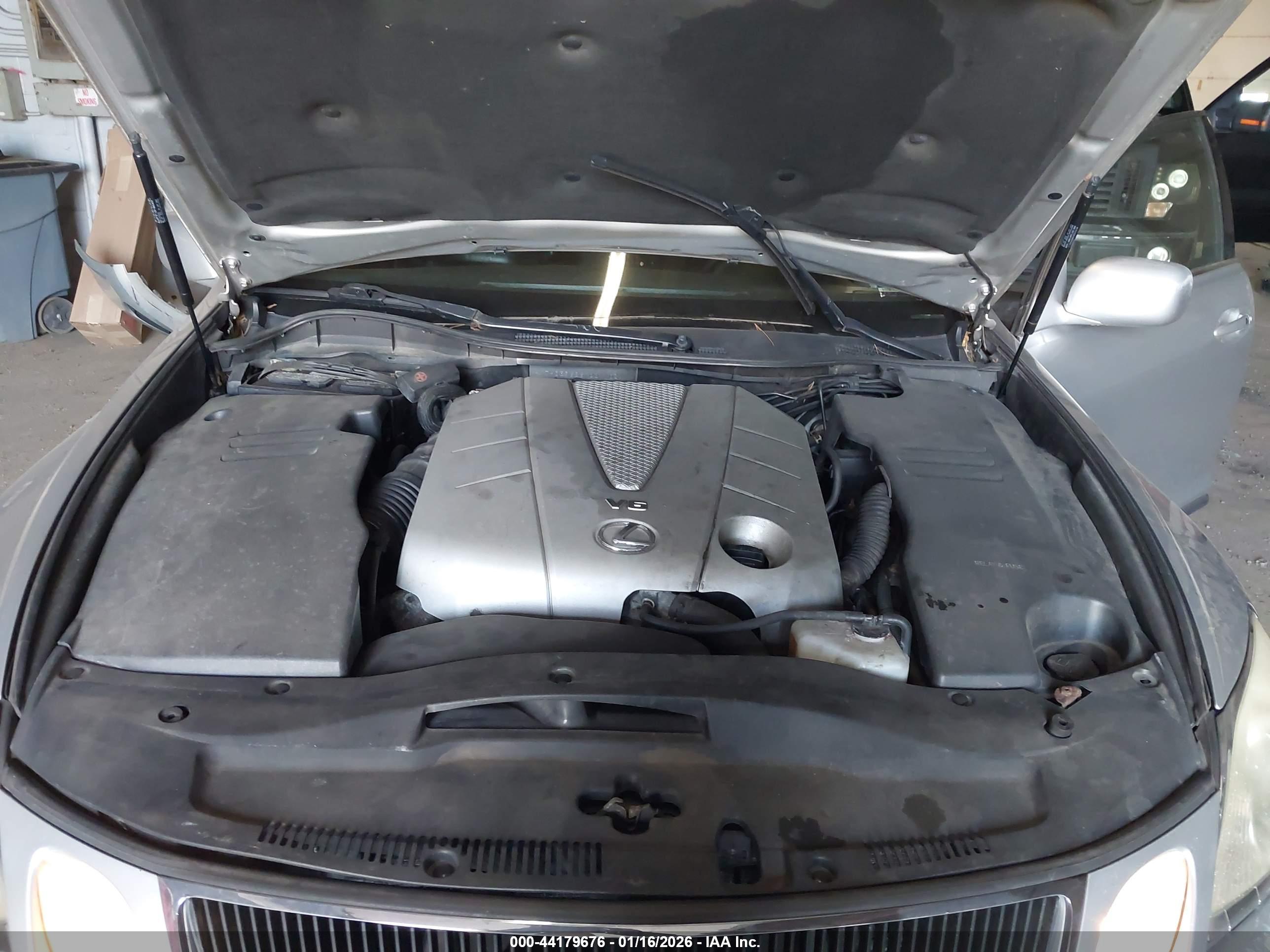 LEXUS GS image 10