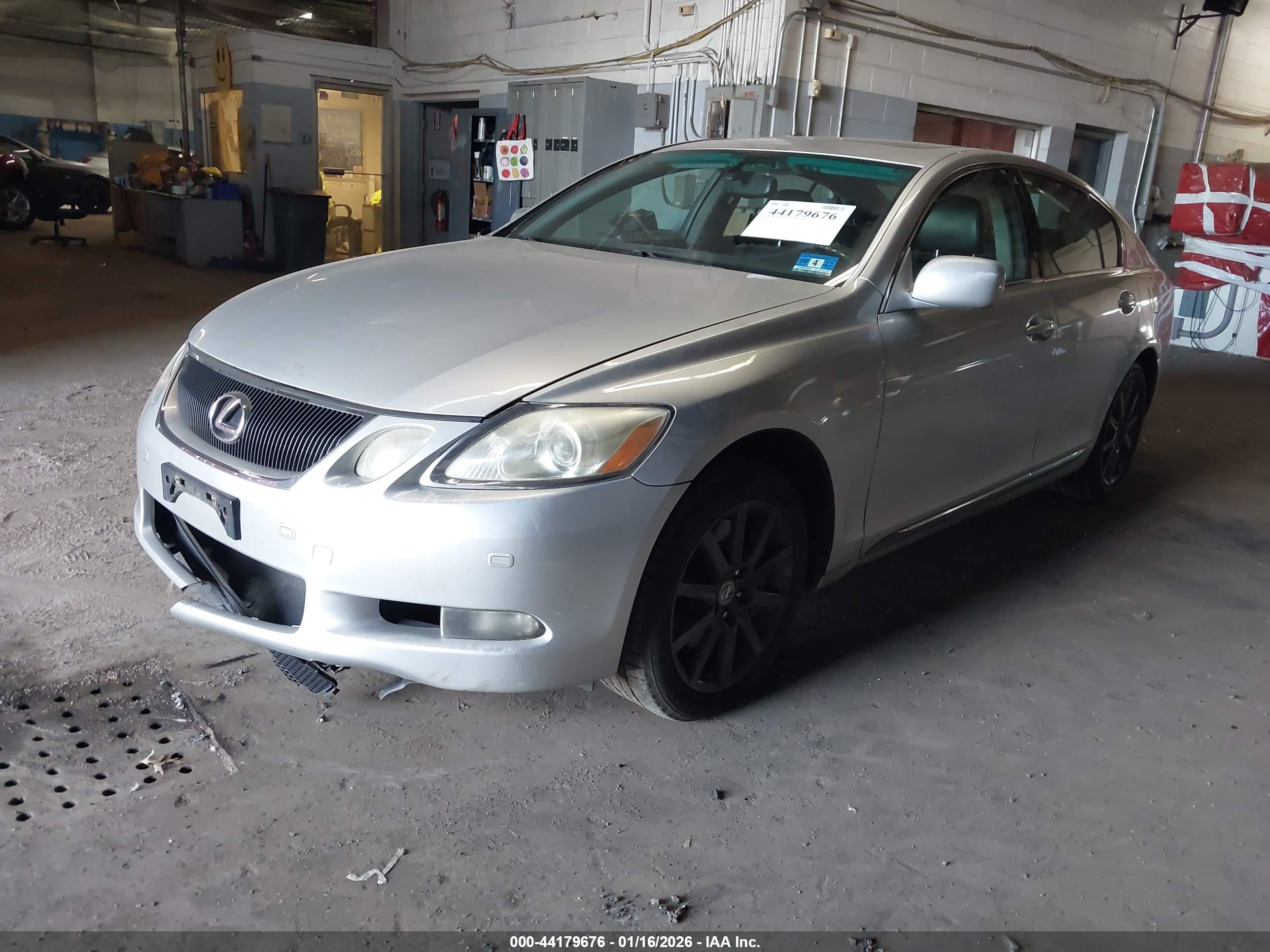 LEXUS GS image 2