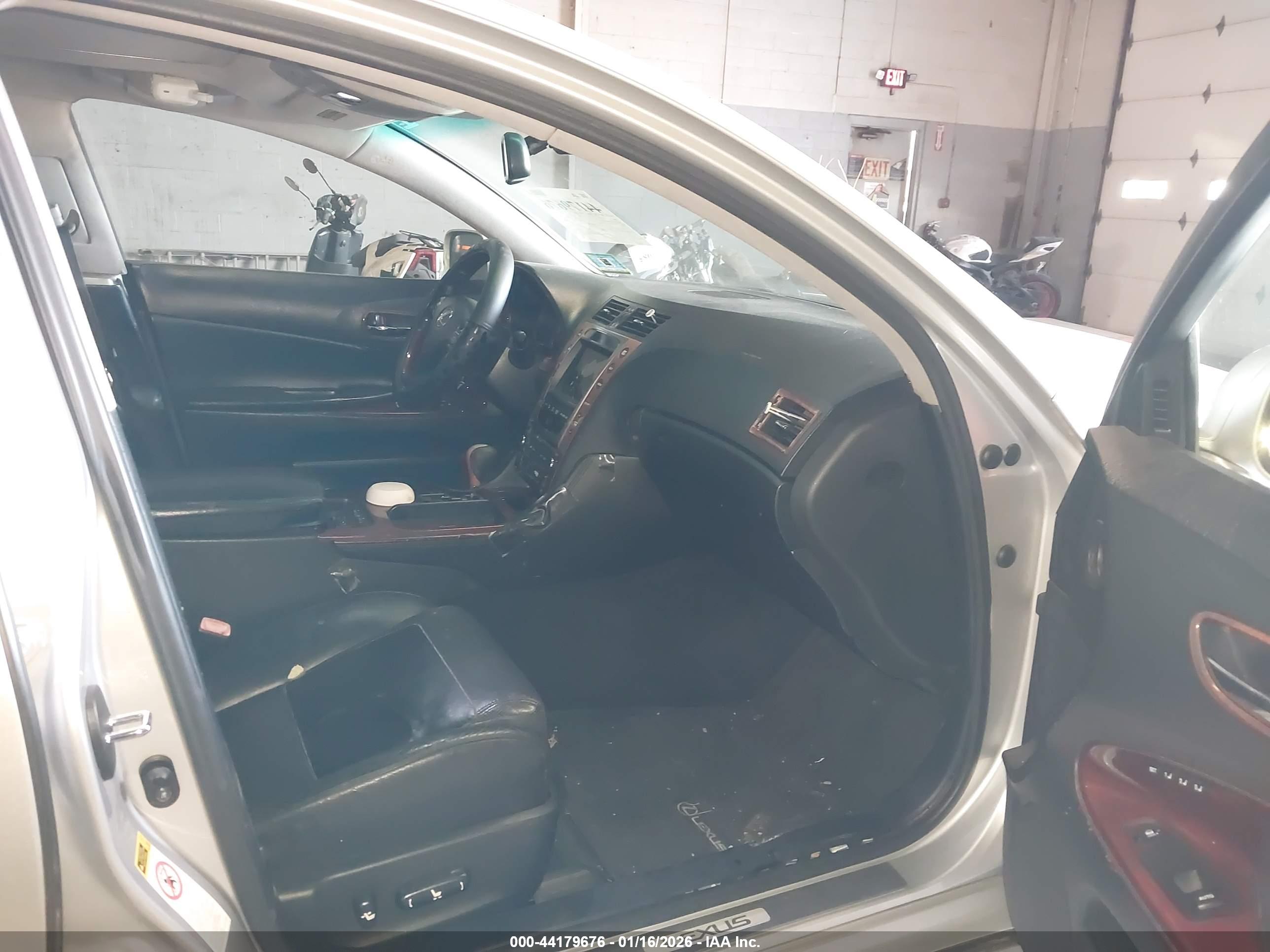 LEXUS GS image 5