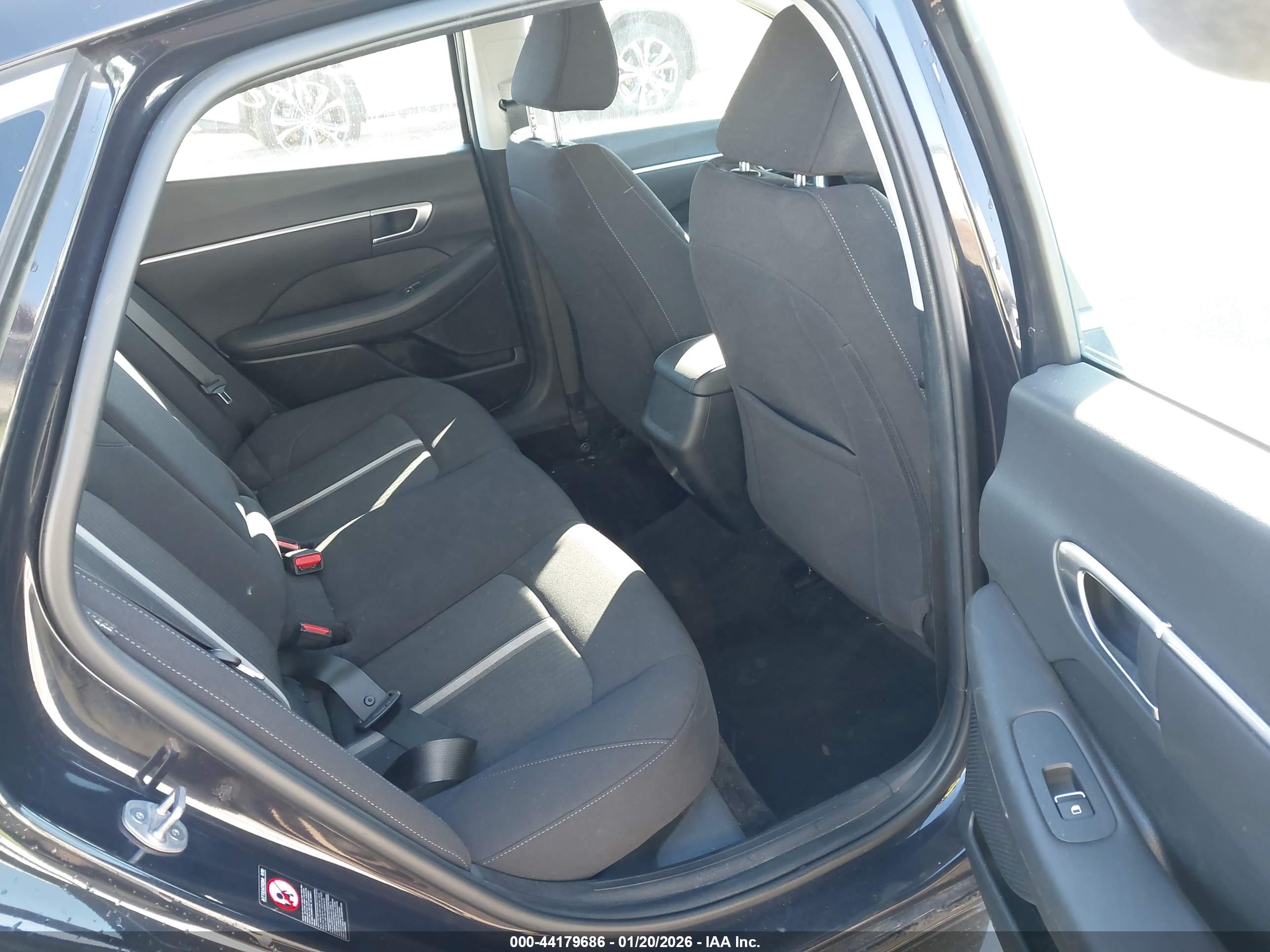 HYUNDAI SONATA image 8