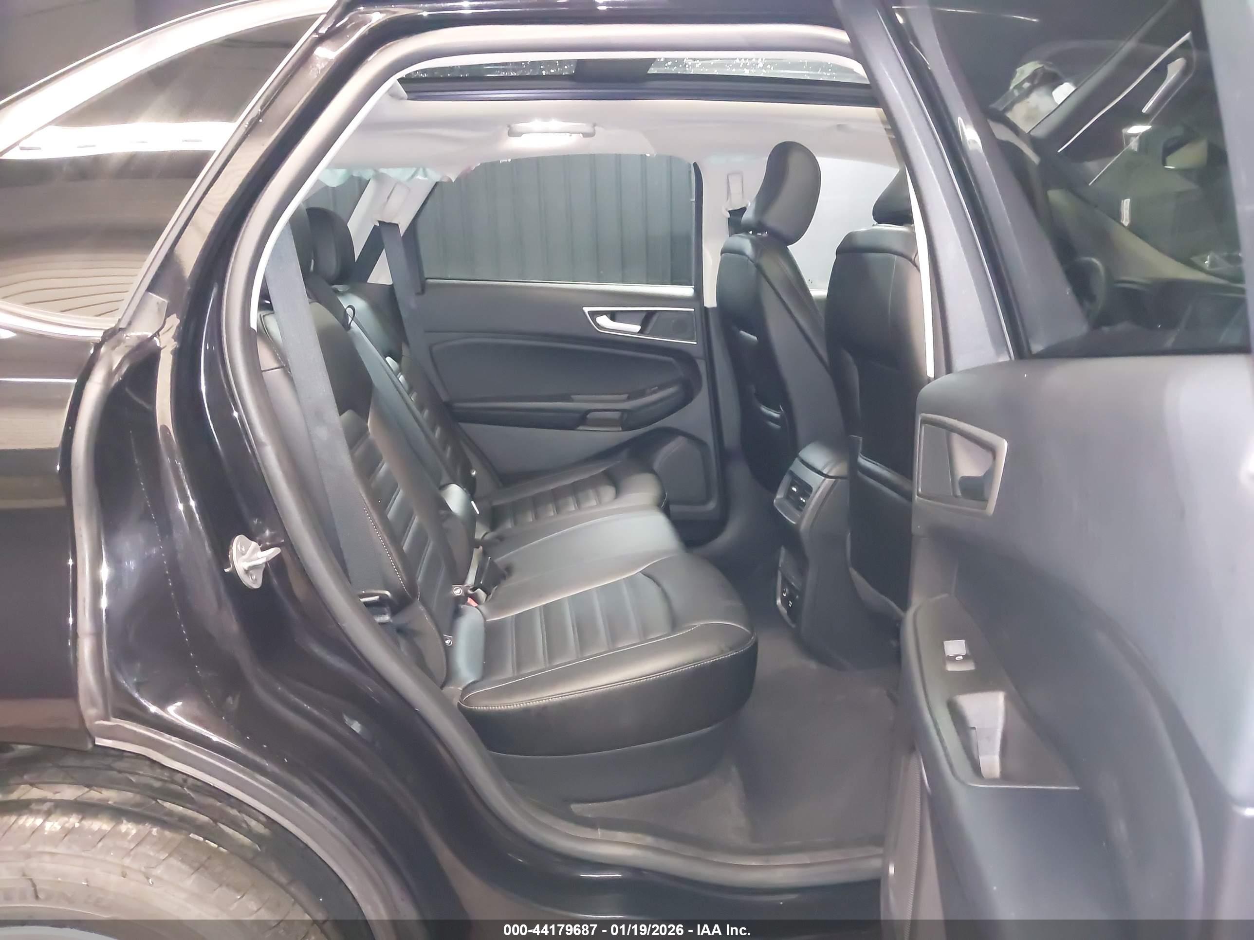 FORD EDGE image 8