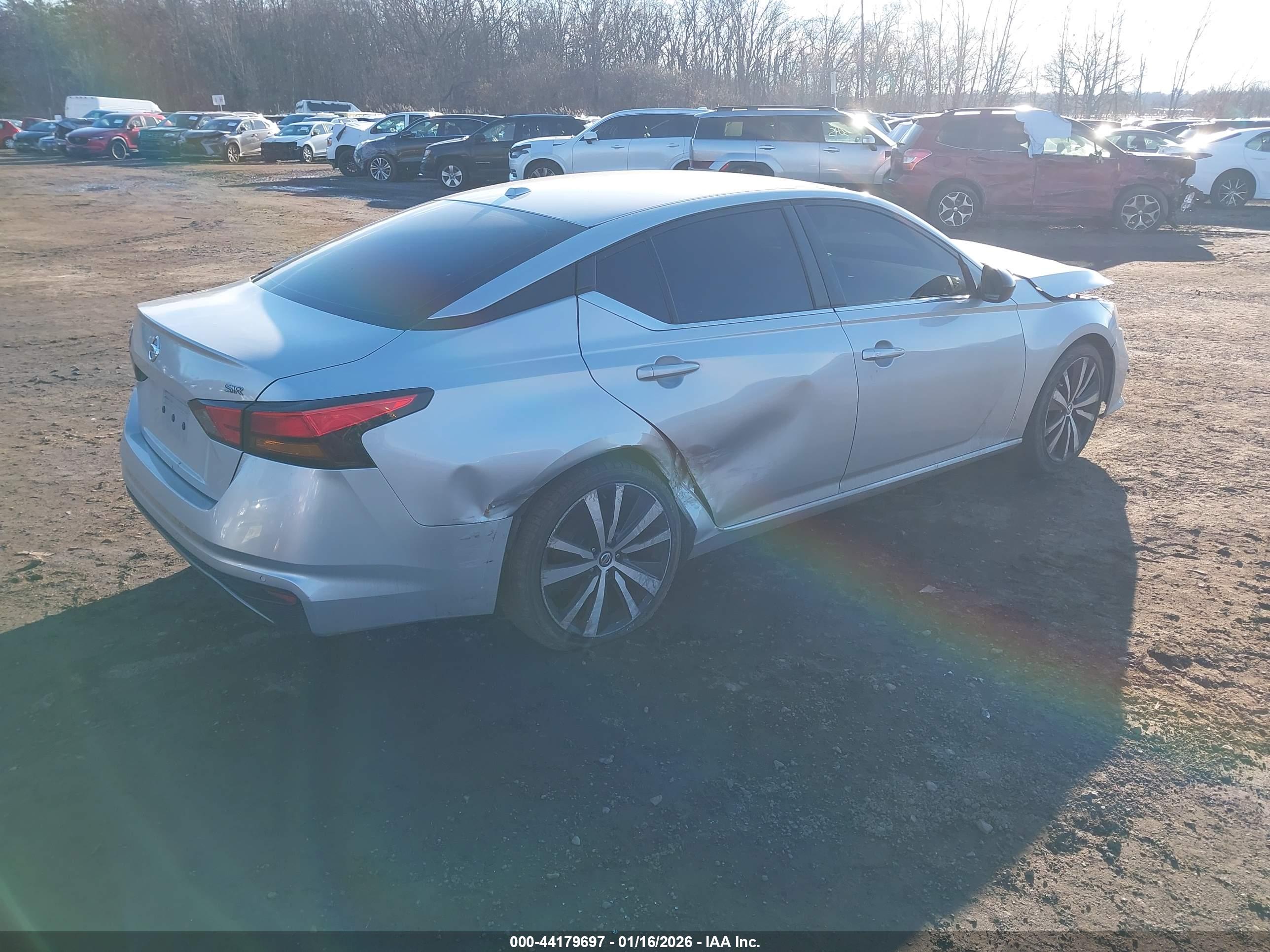 NISSAN ALTIMA image 4