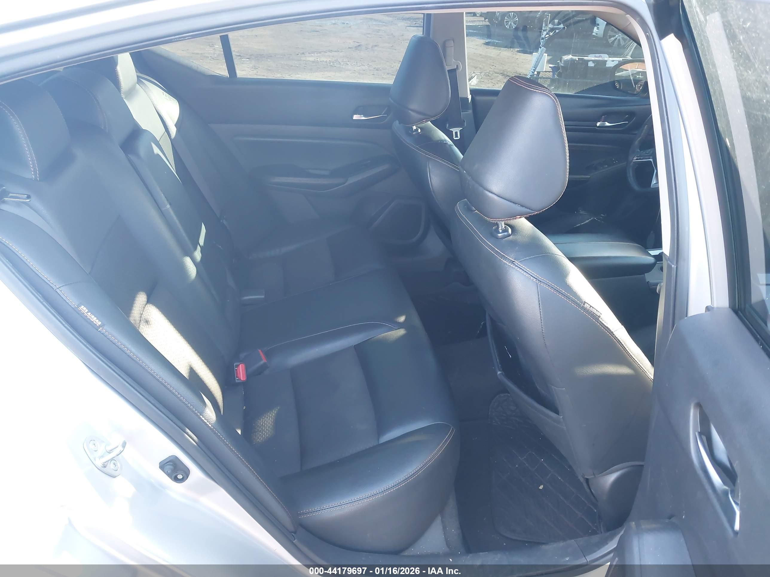 NISSAN ALTIMA image 8