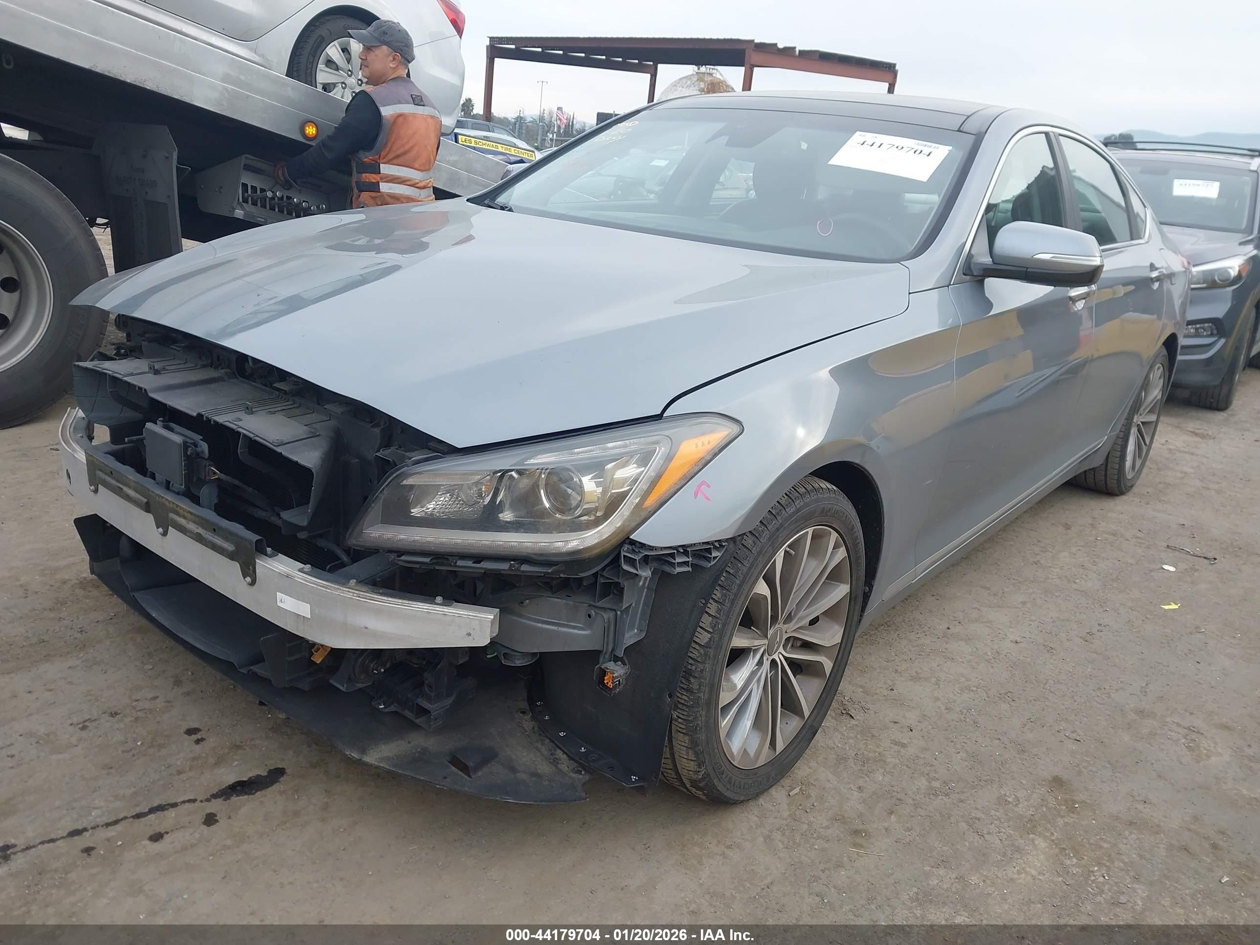 HYUNDAI GENESIS image 2
