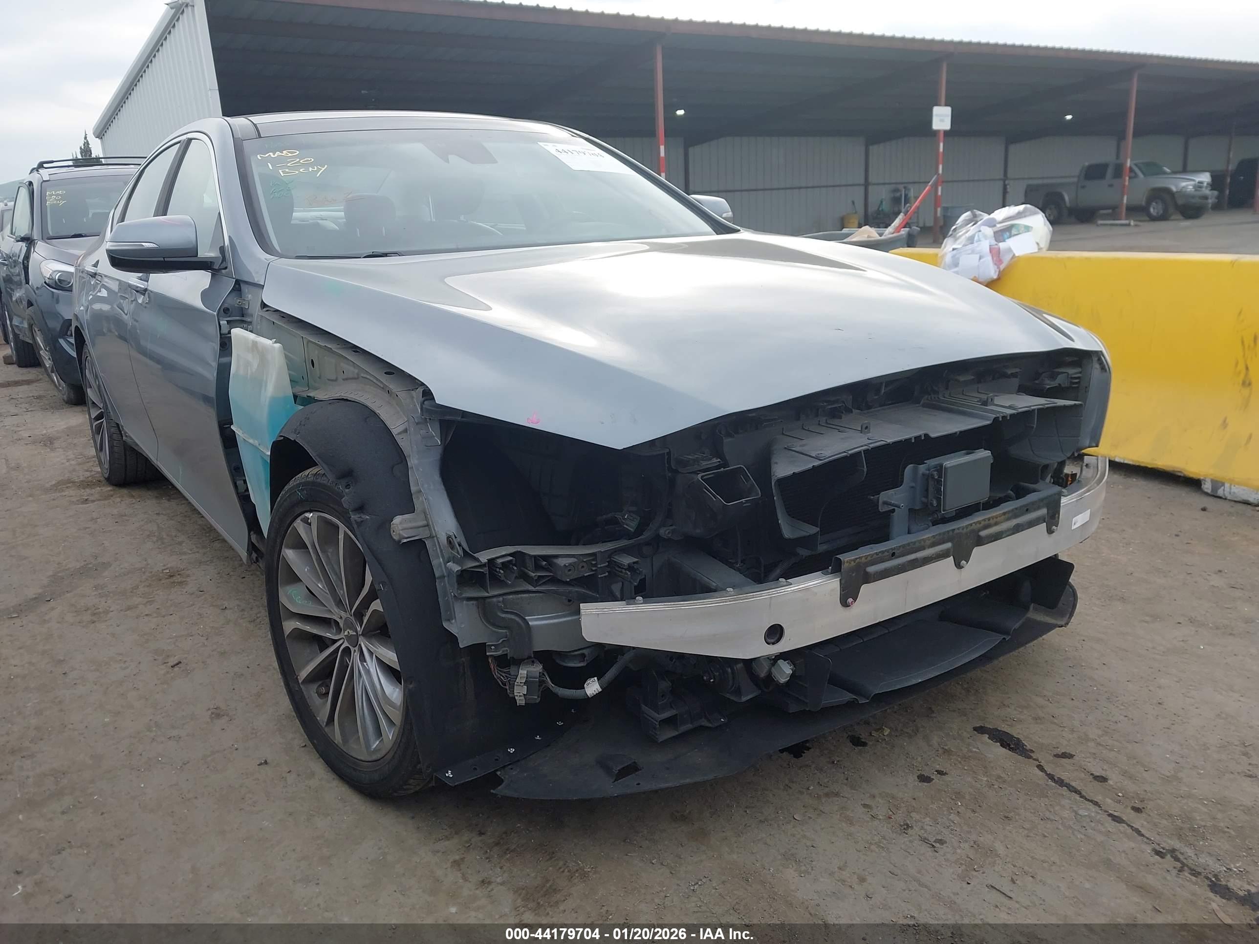 HYUNDAI GENESIS image 6