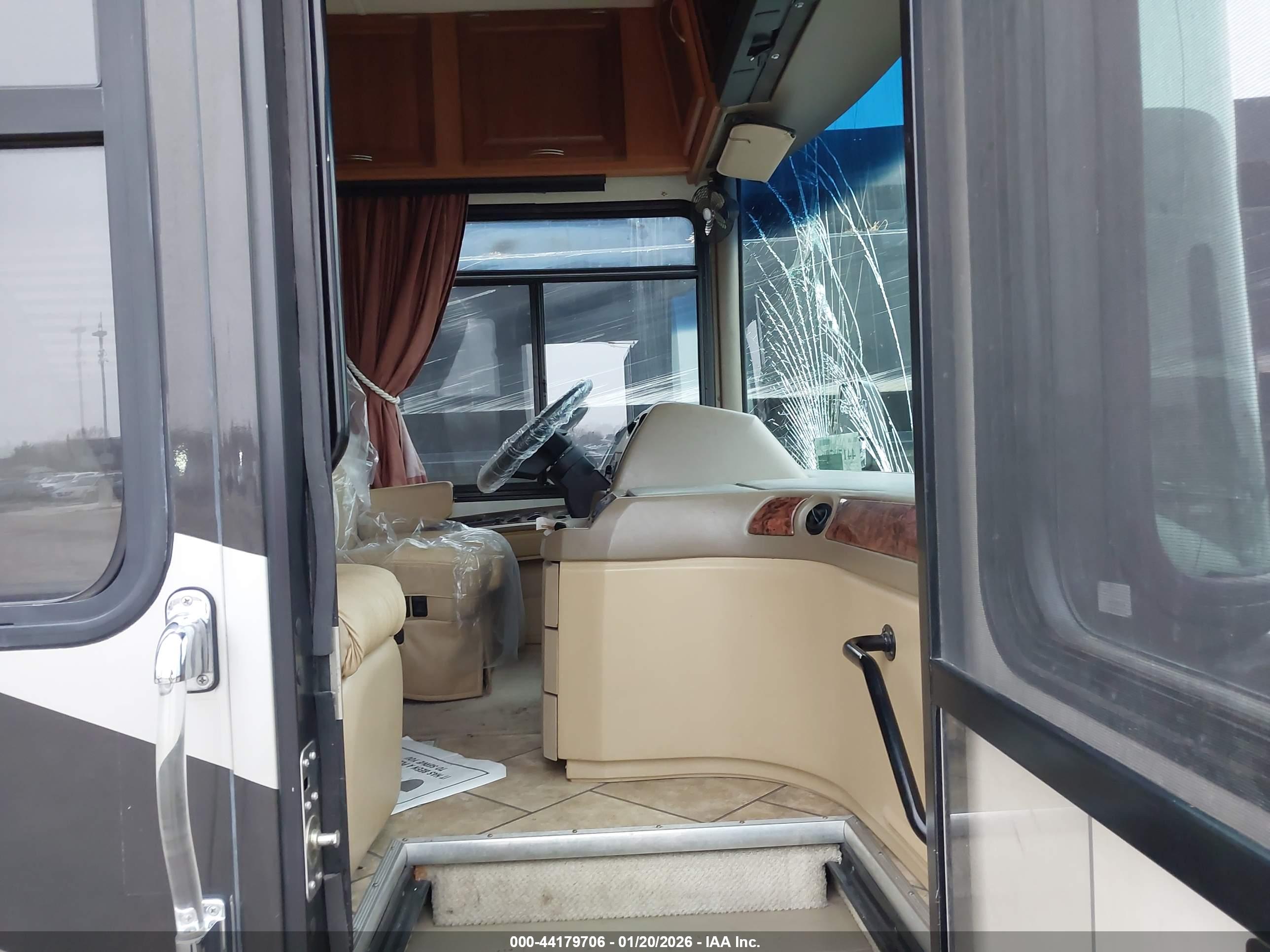 FREIGHTLINER CHASSIS image 5