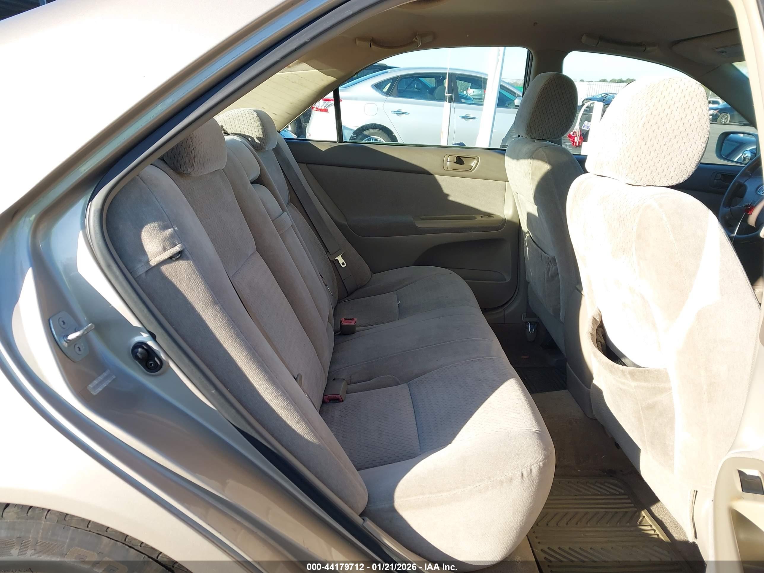 TOYOTA CAMRY image 8