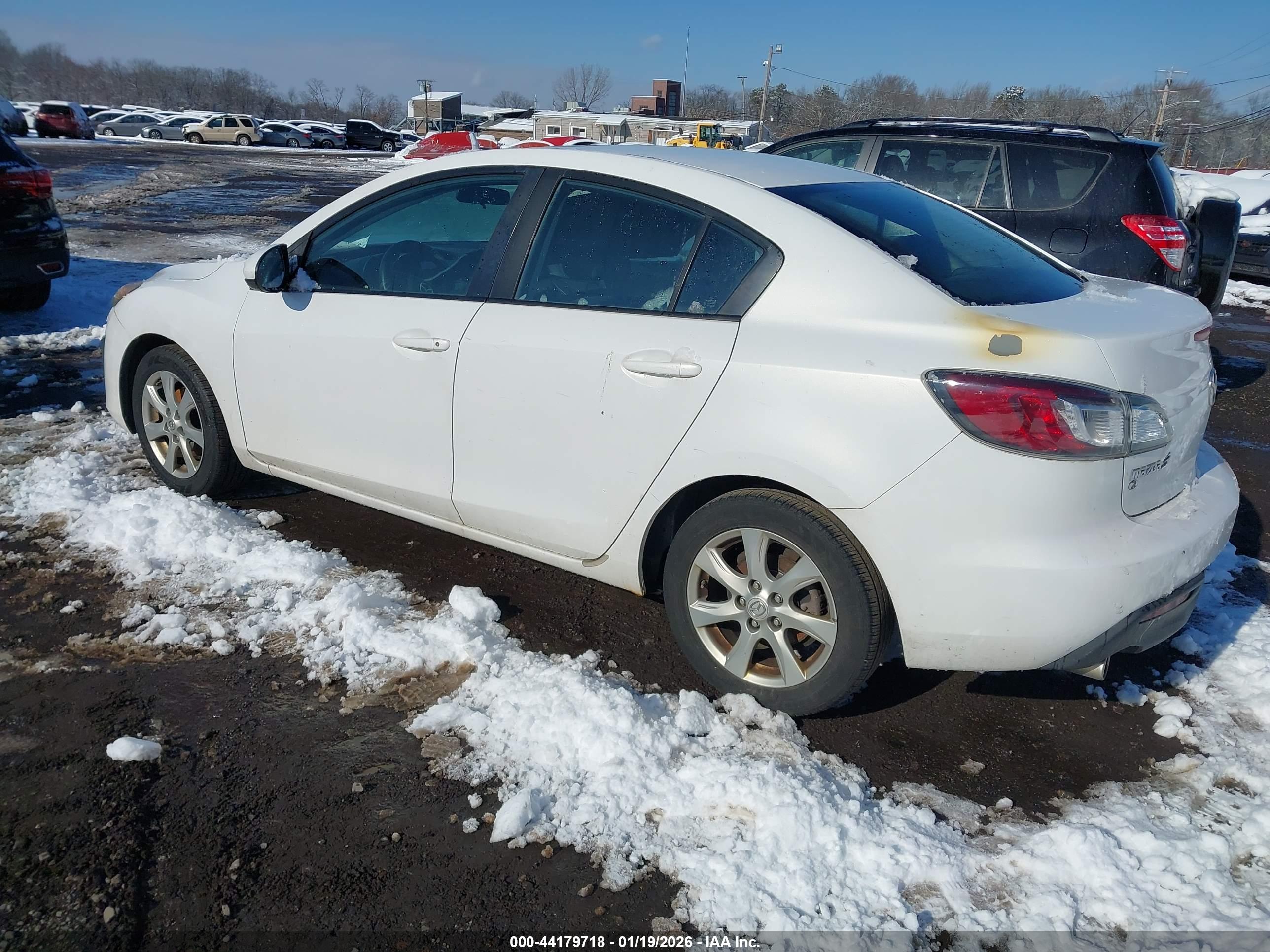 MAZDA MAZDA3 image 3