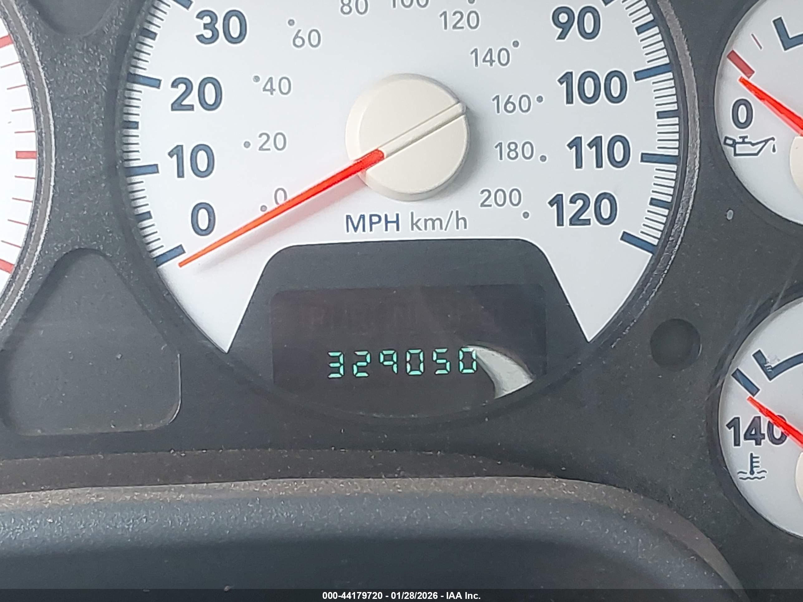 DODGE RAM image 7