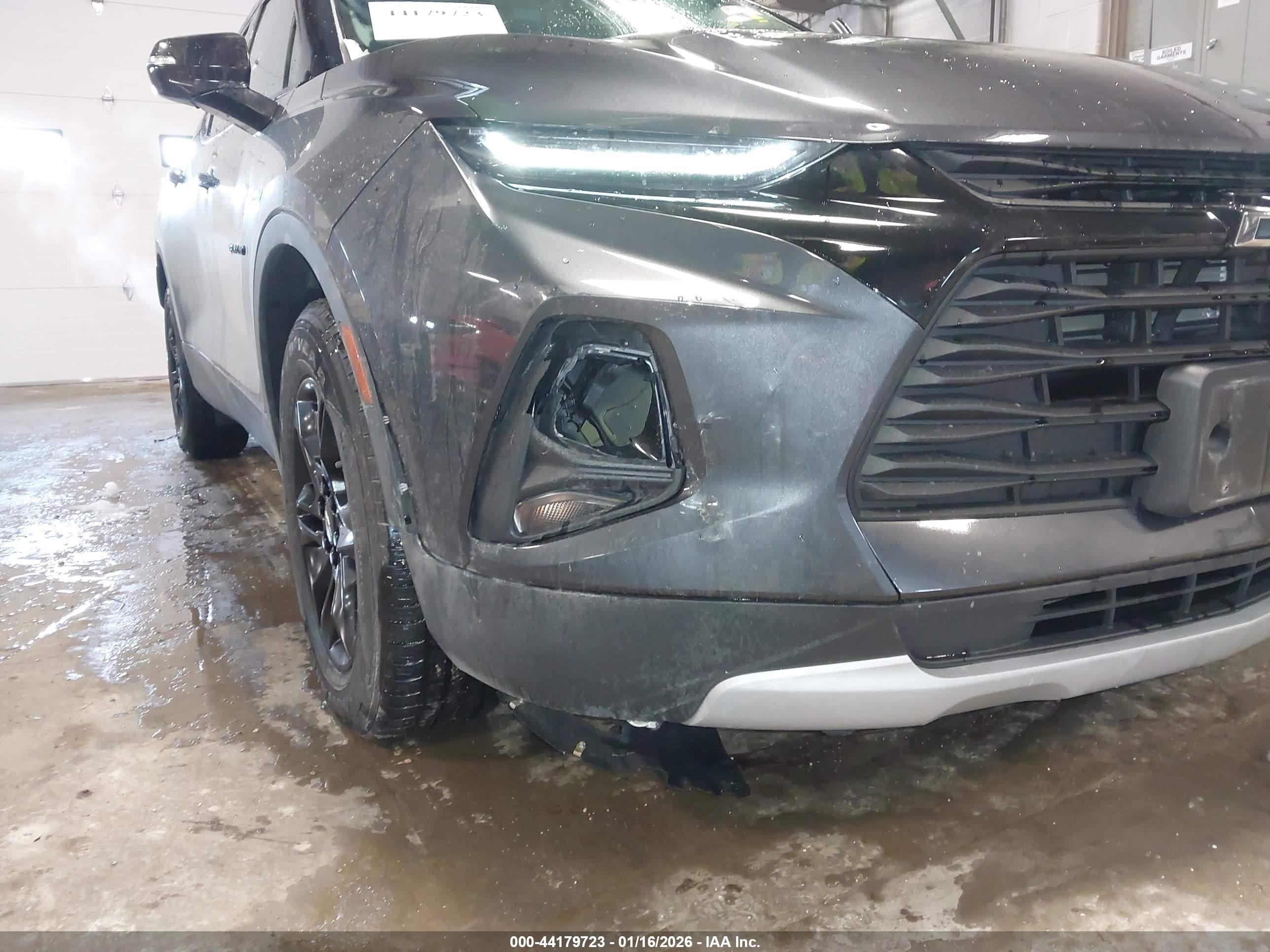 CHEVROLET BLAZER image 6