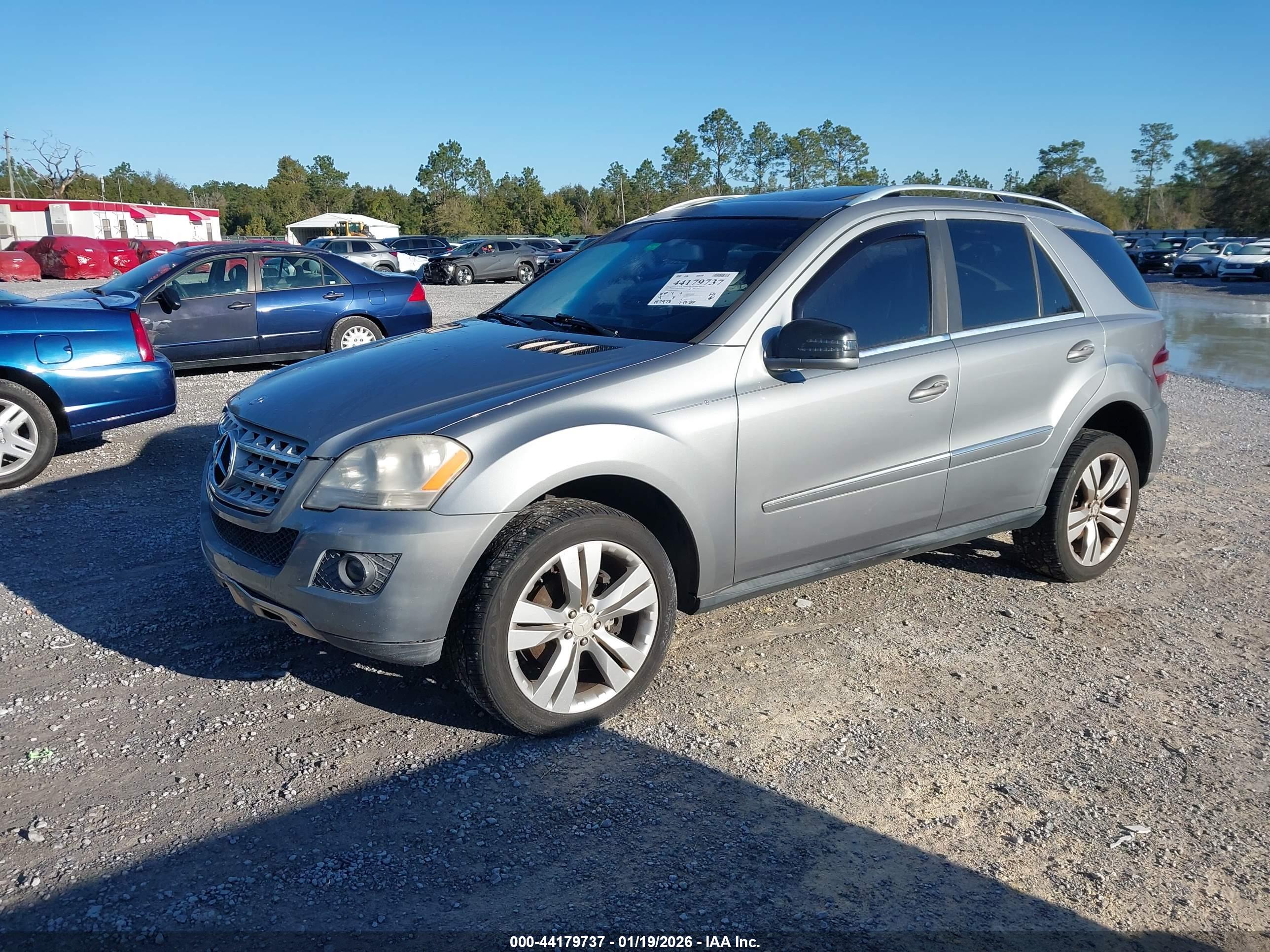 MERCEDES-BENZ ML image 2