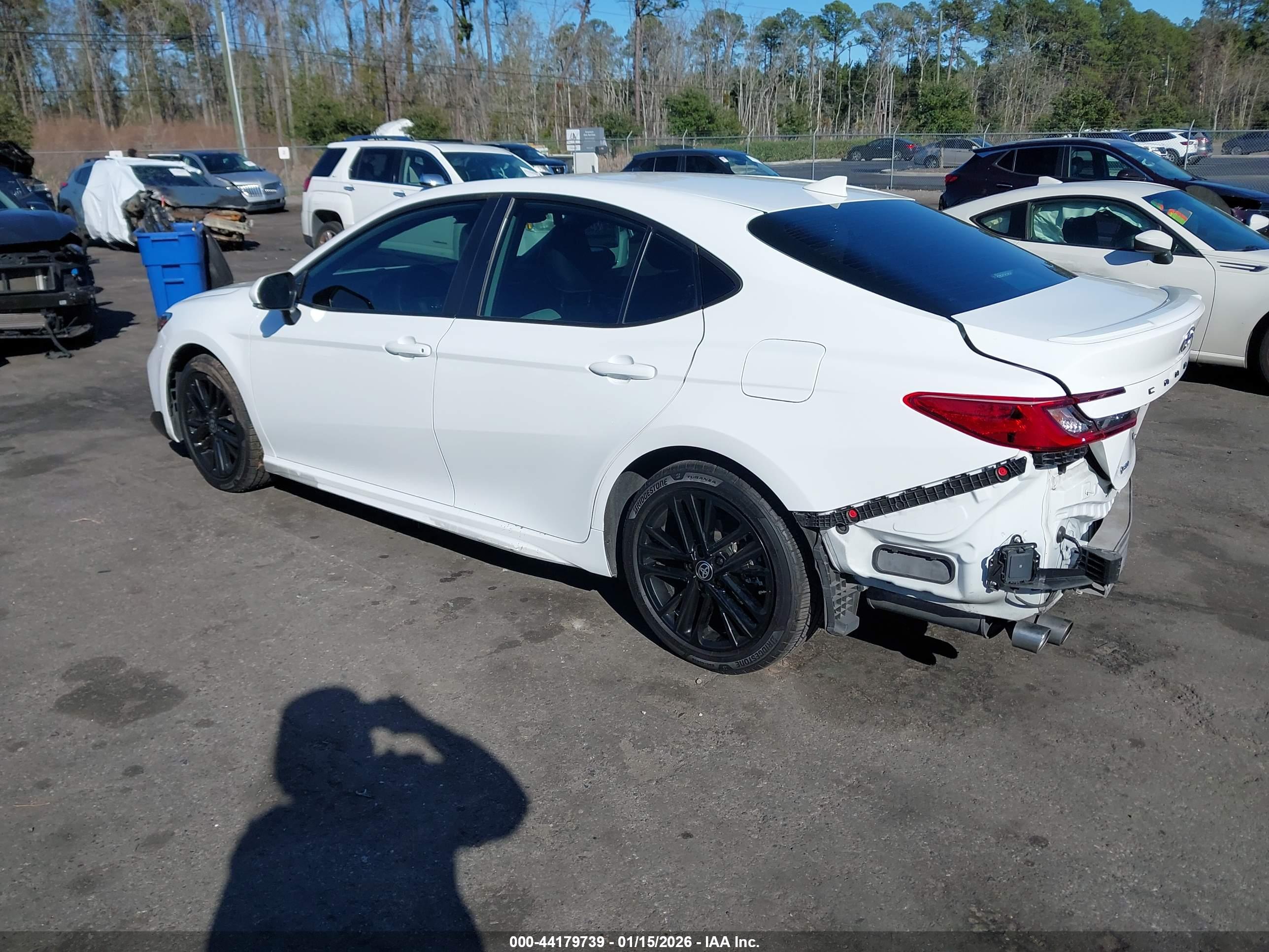 TOYOTA CAMRY image 3