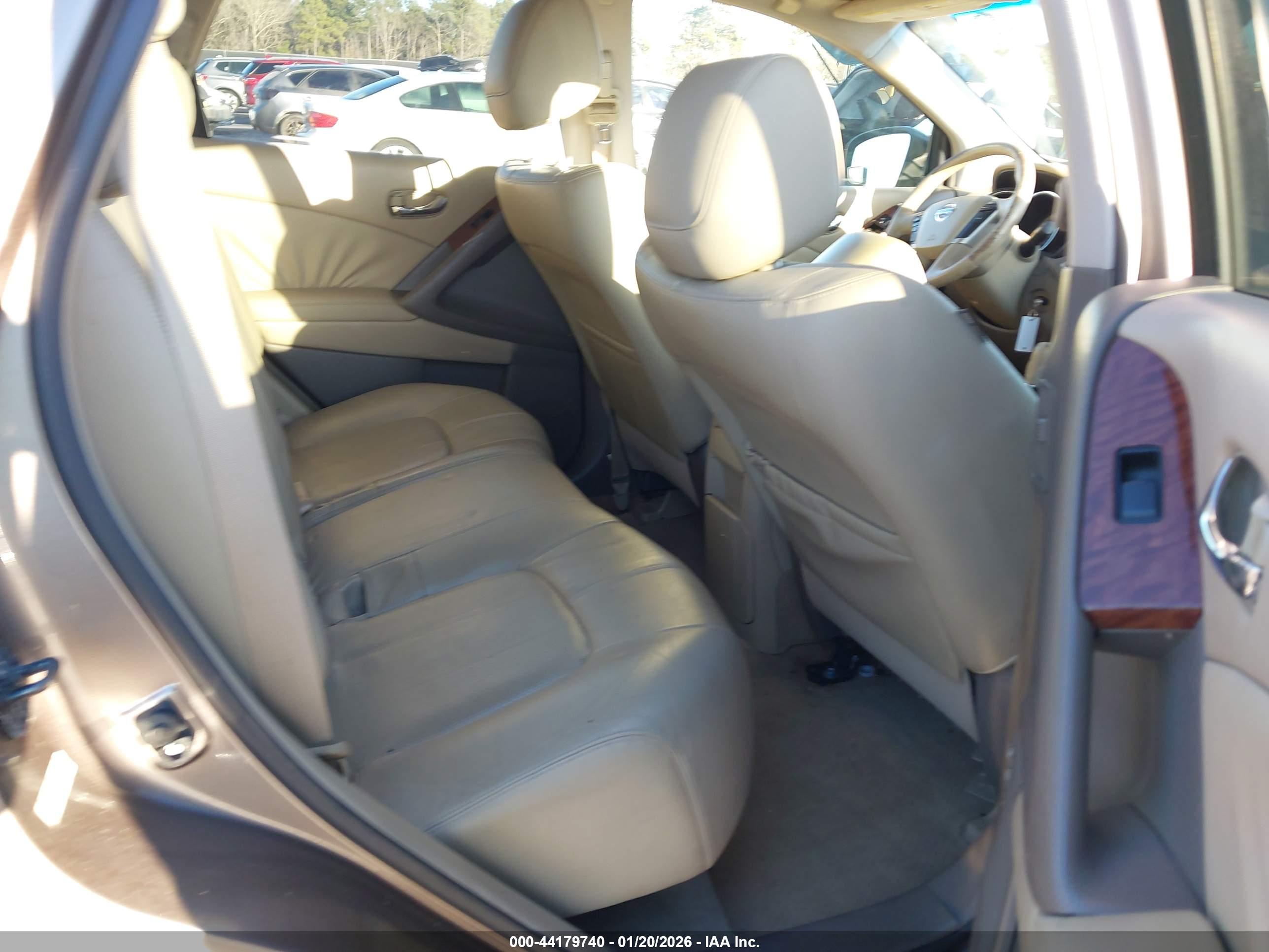 NISSAN MURANO image 8
