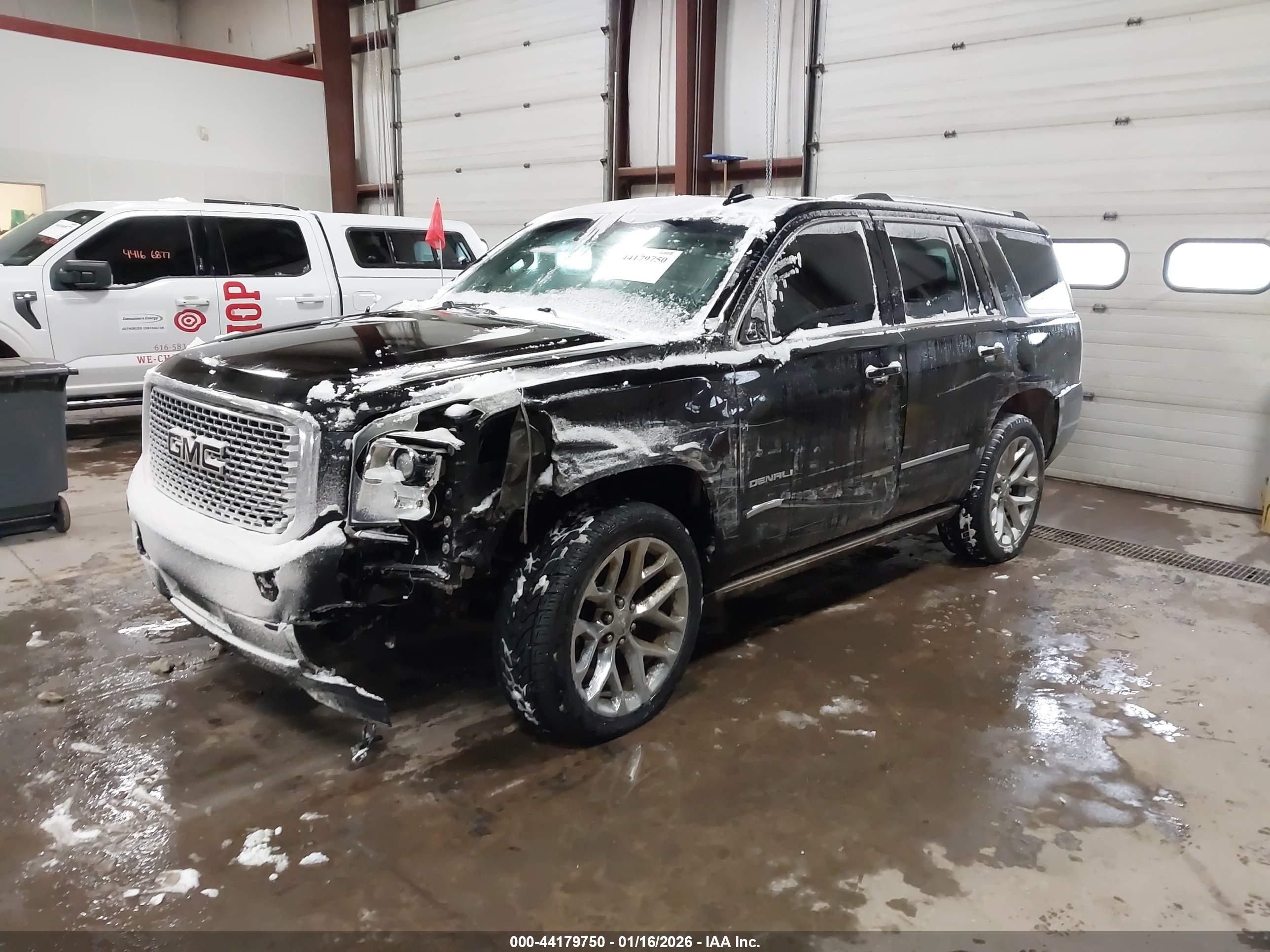 GMC YUKON image 2