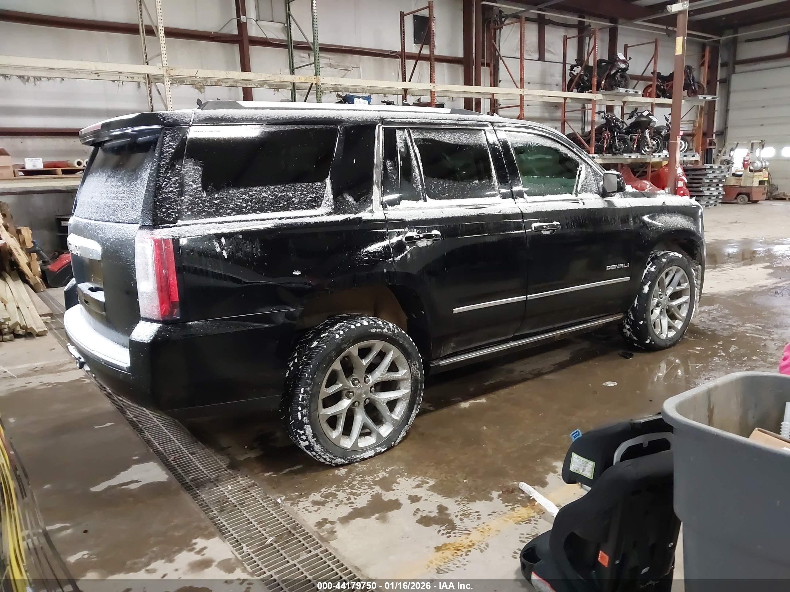 GMC YUKON image 4
