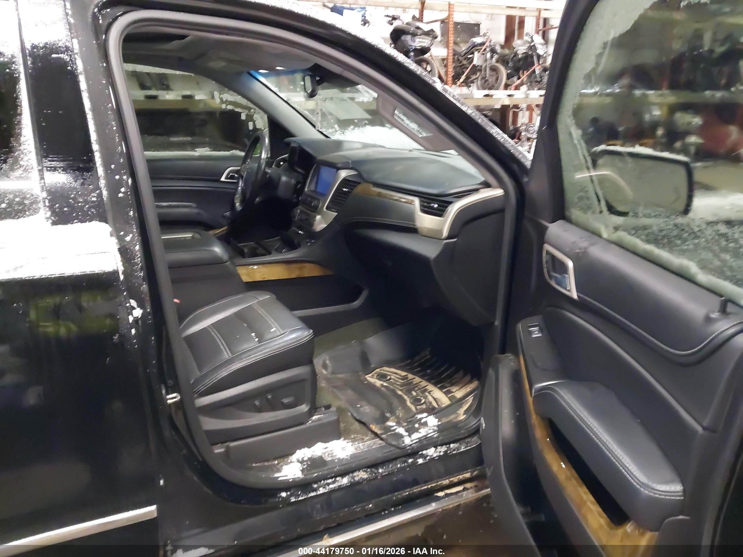 GMC YUKON image 5