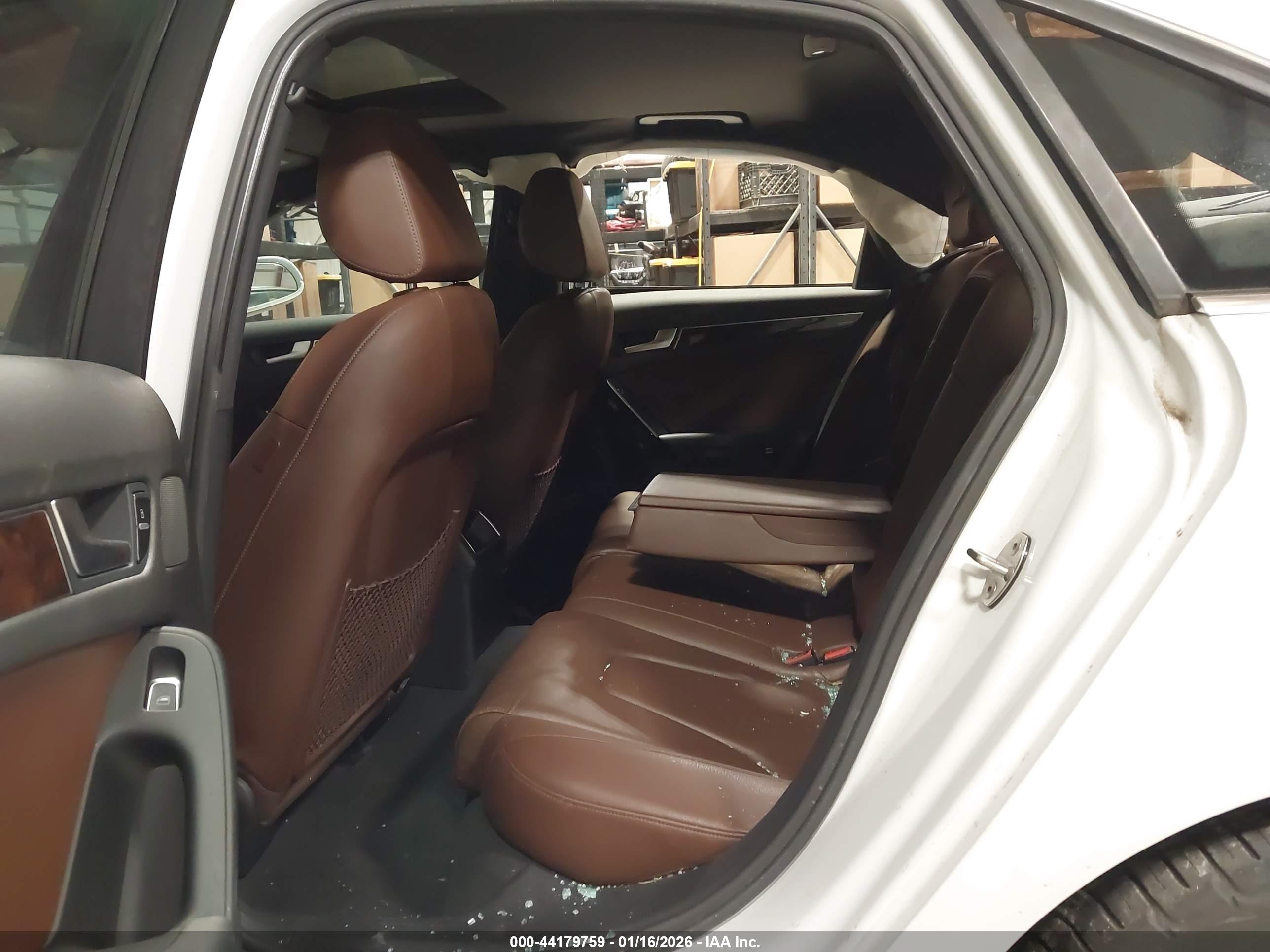AUDI A4 image 8