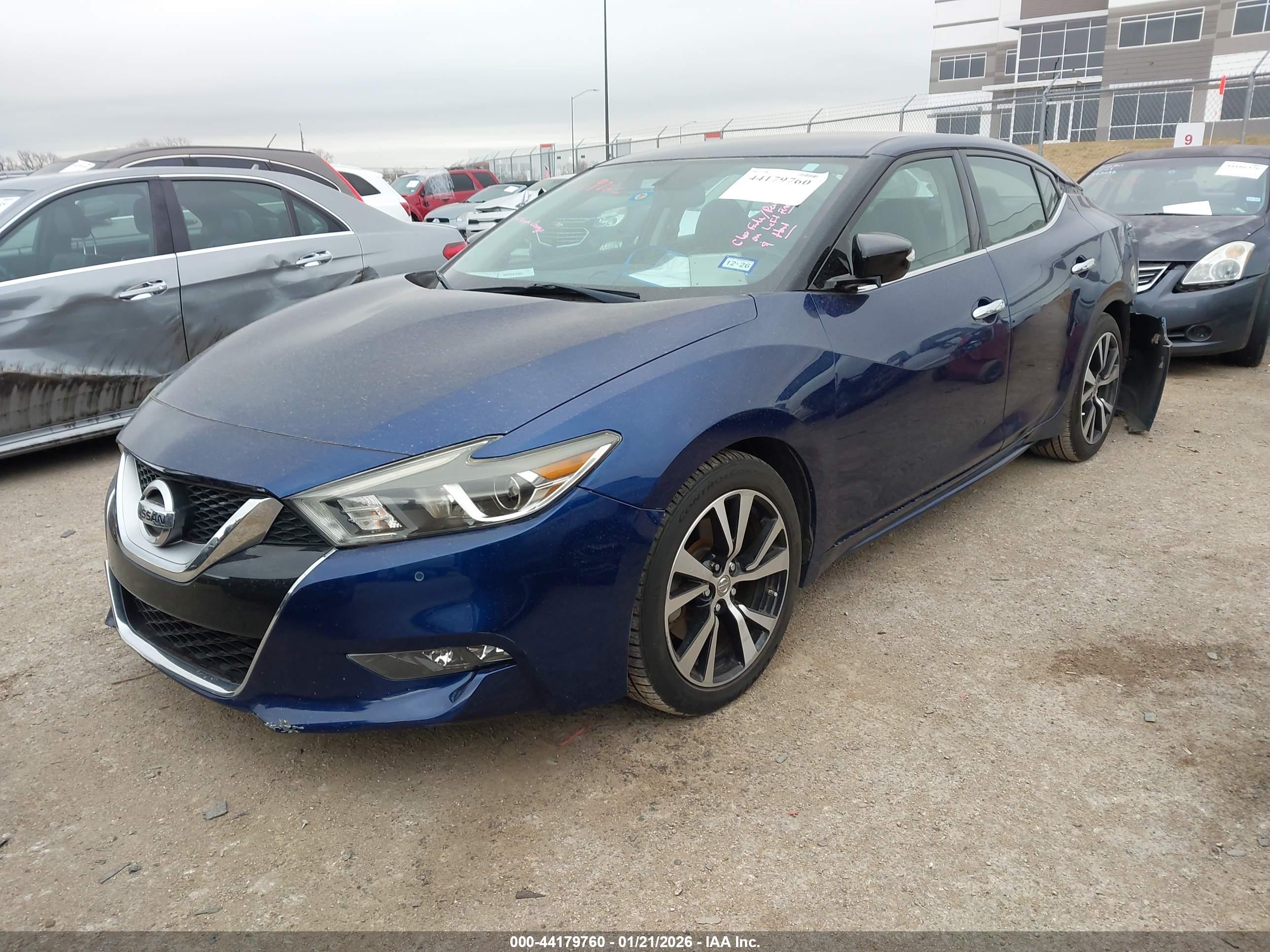 NISSAN MAXIMA image 2