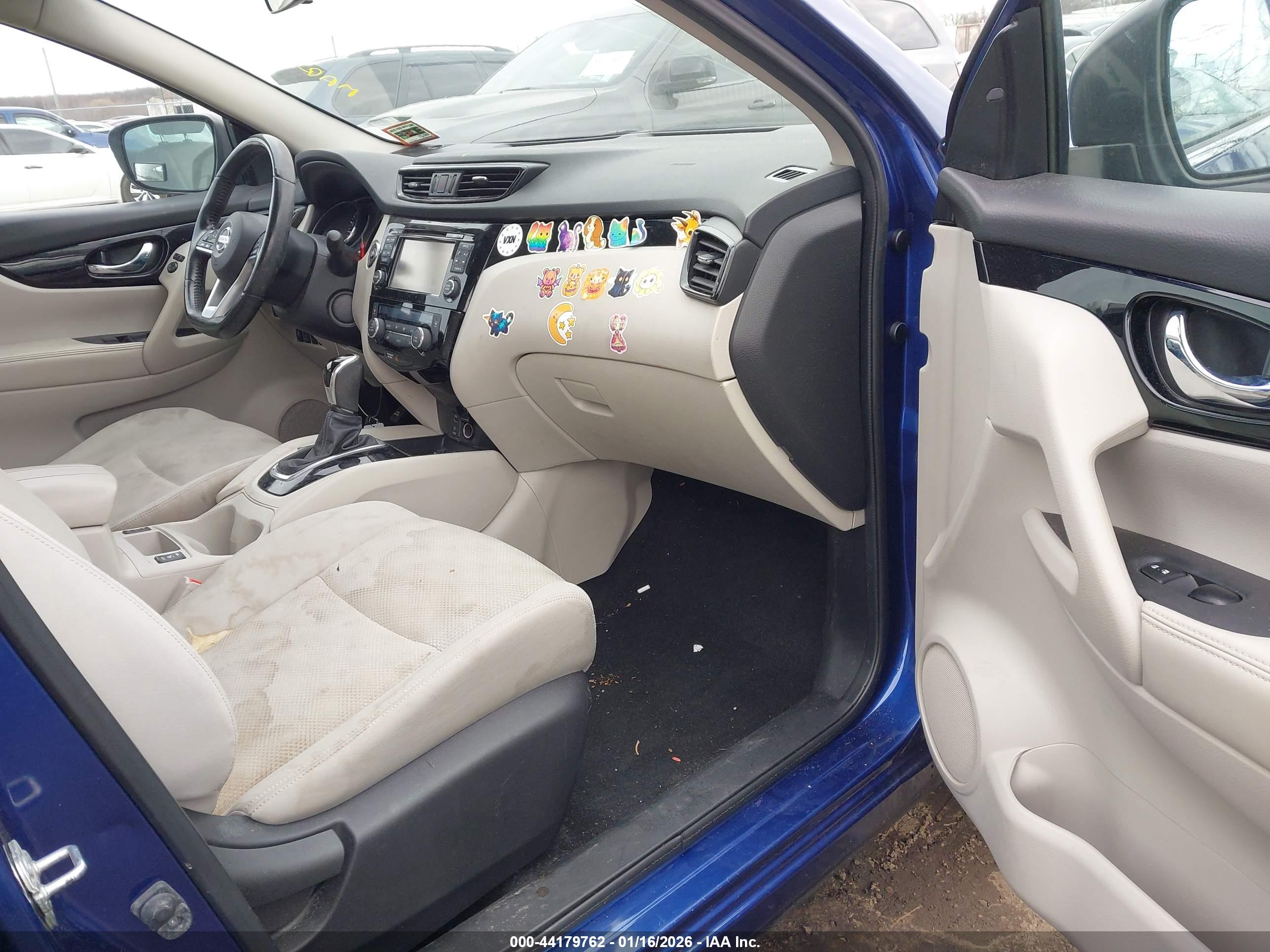 NISSAN ROGUE image 5