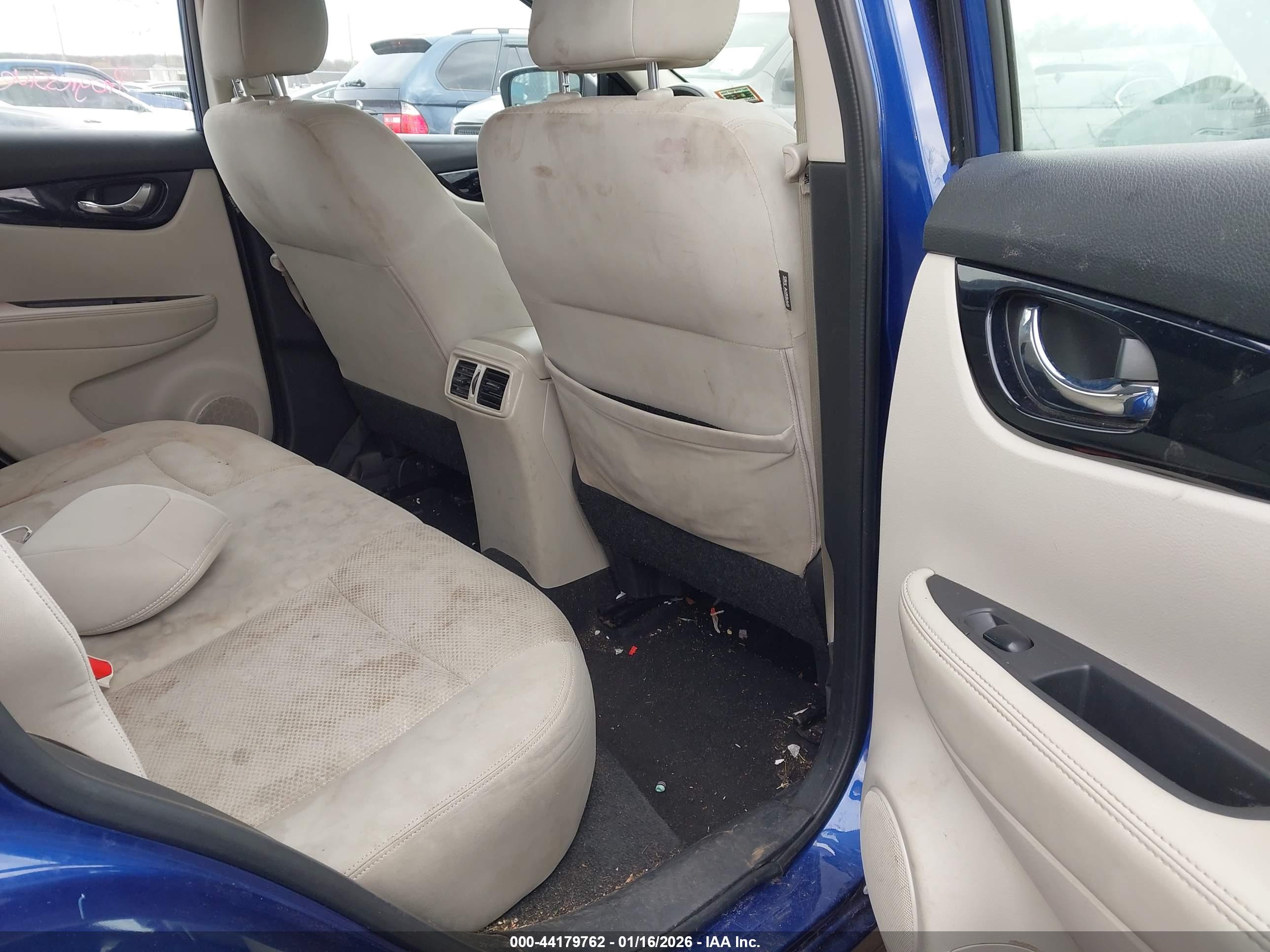 NISSAN ROGUE image 8