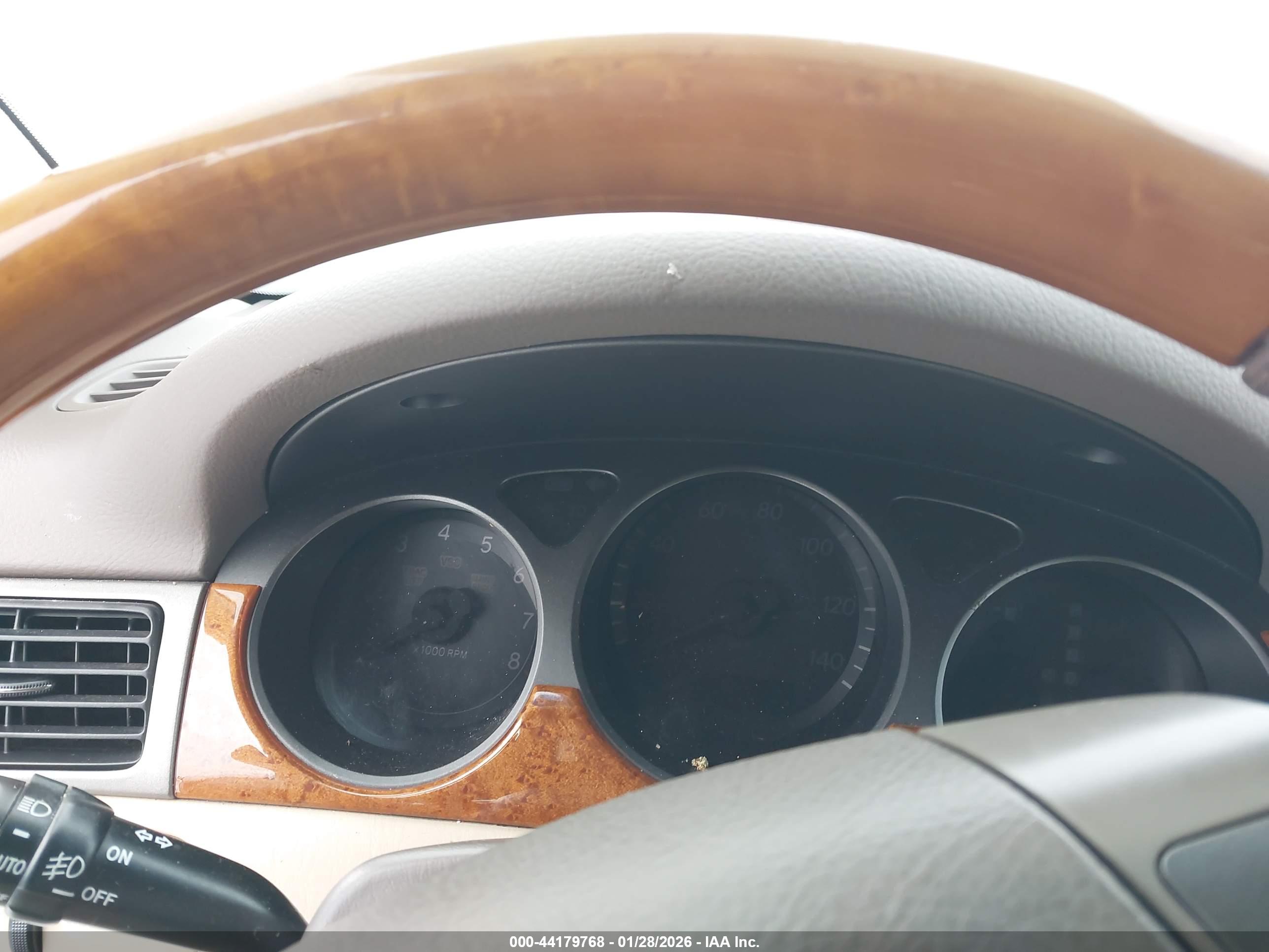 LEXUS ES image 7