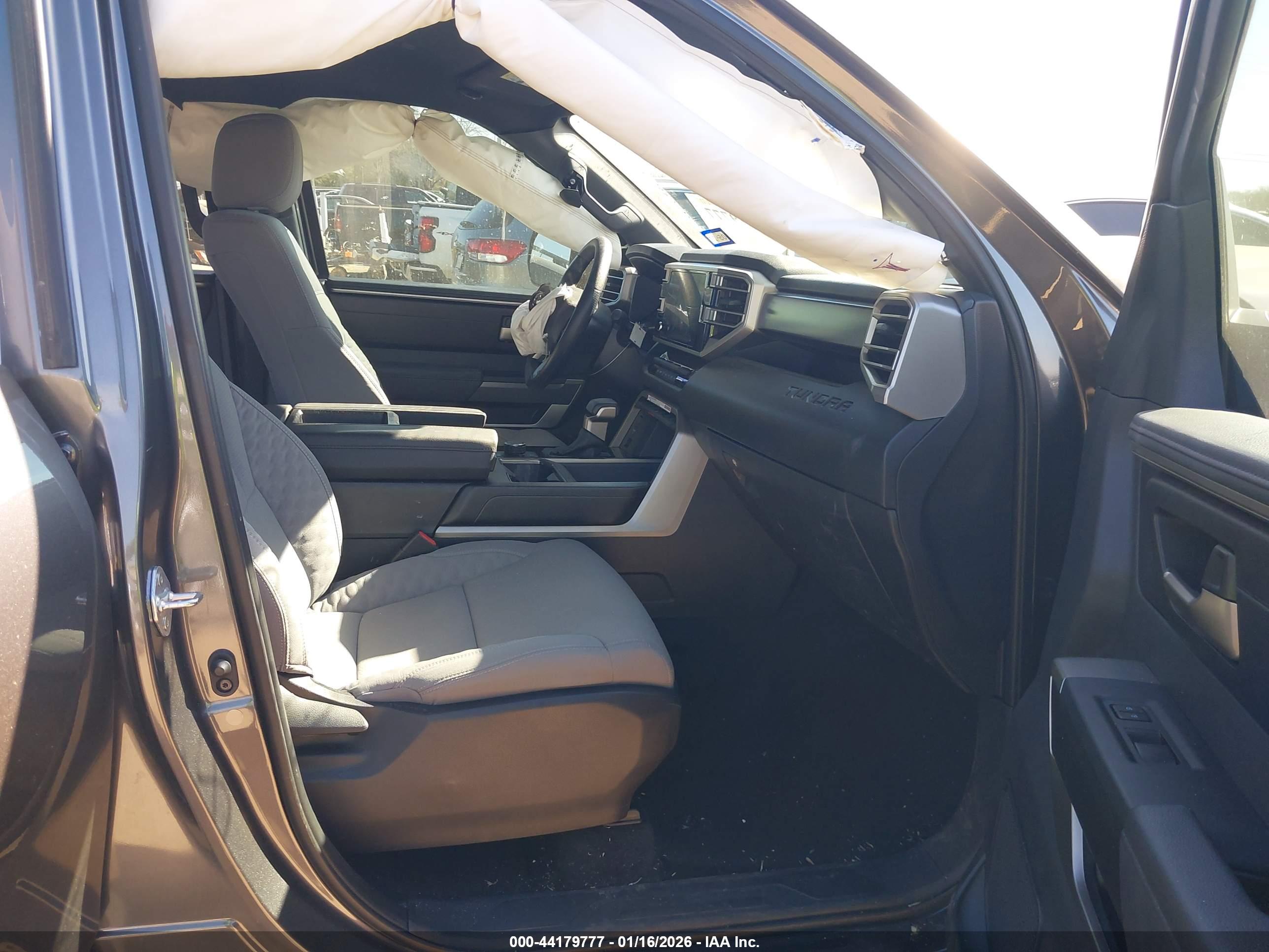 TOYOTA TUNDRA image 5