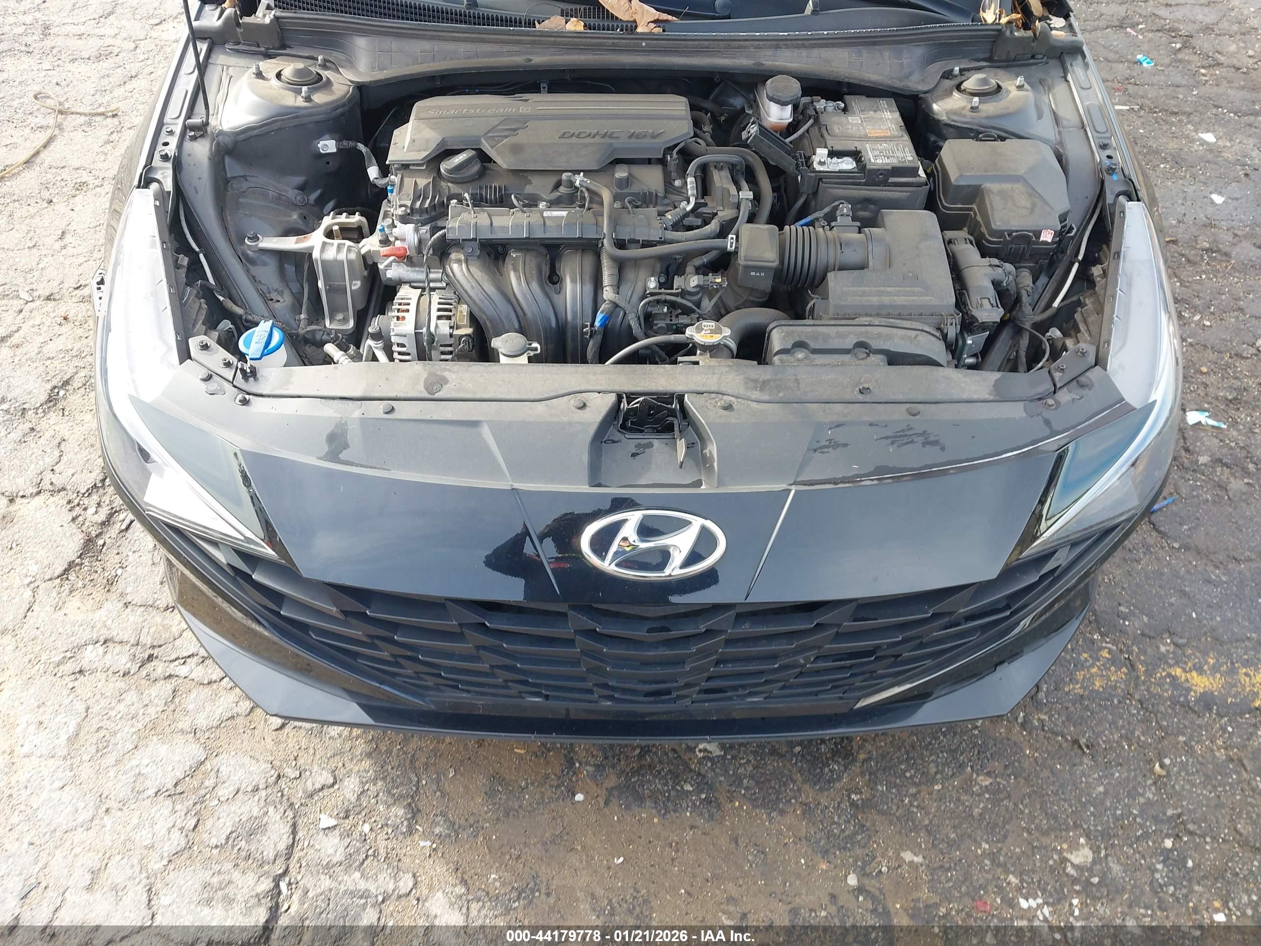 HYUNDAI ELANTRA image 10