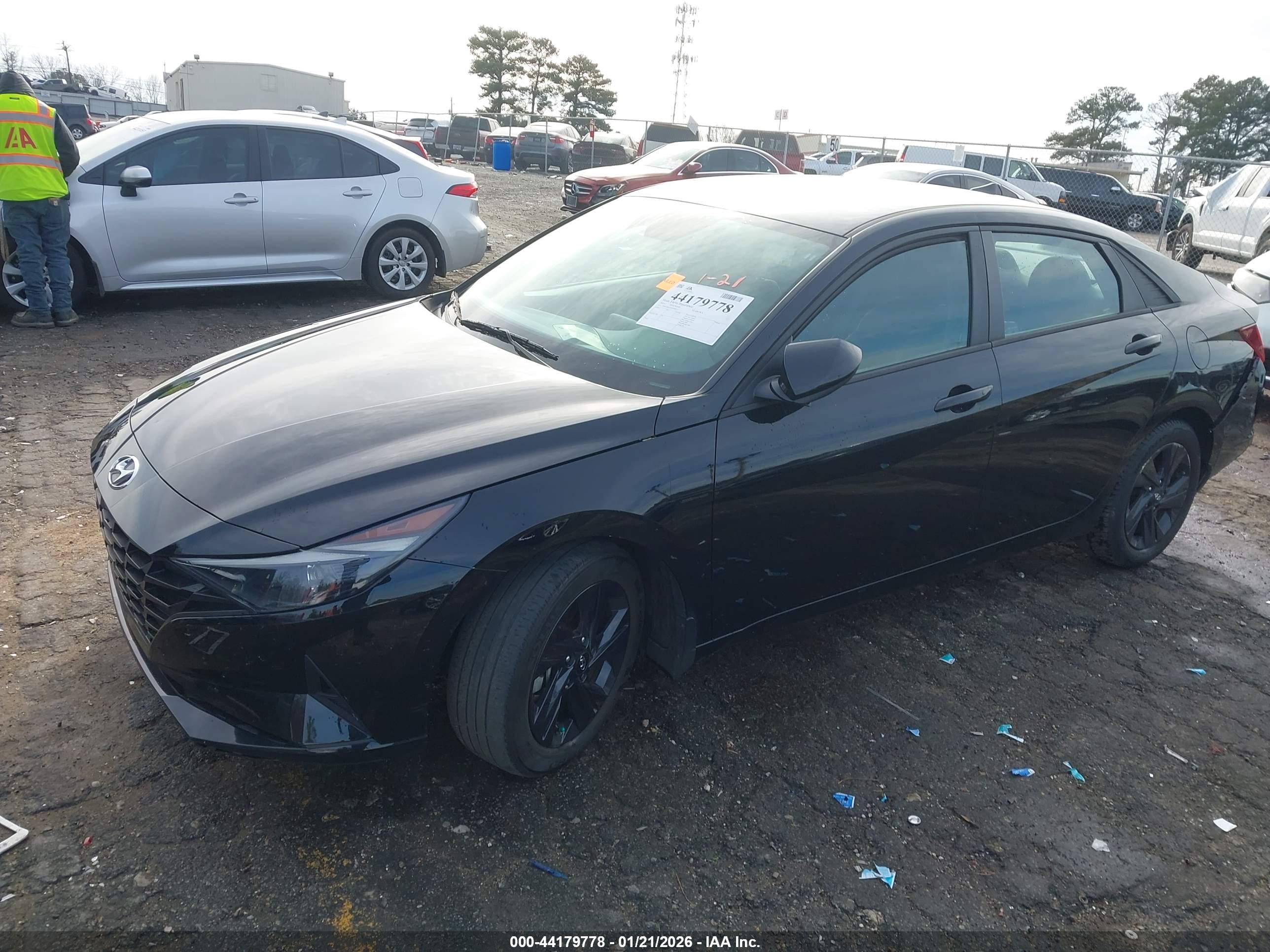 HYUNDAI ELANTRA image 2