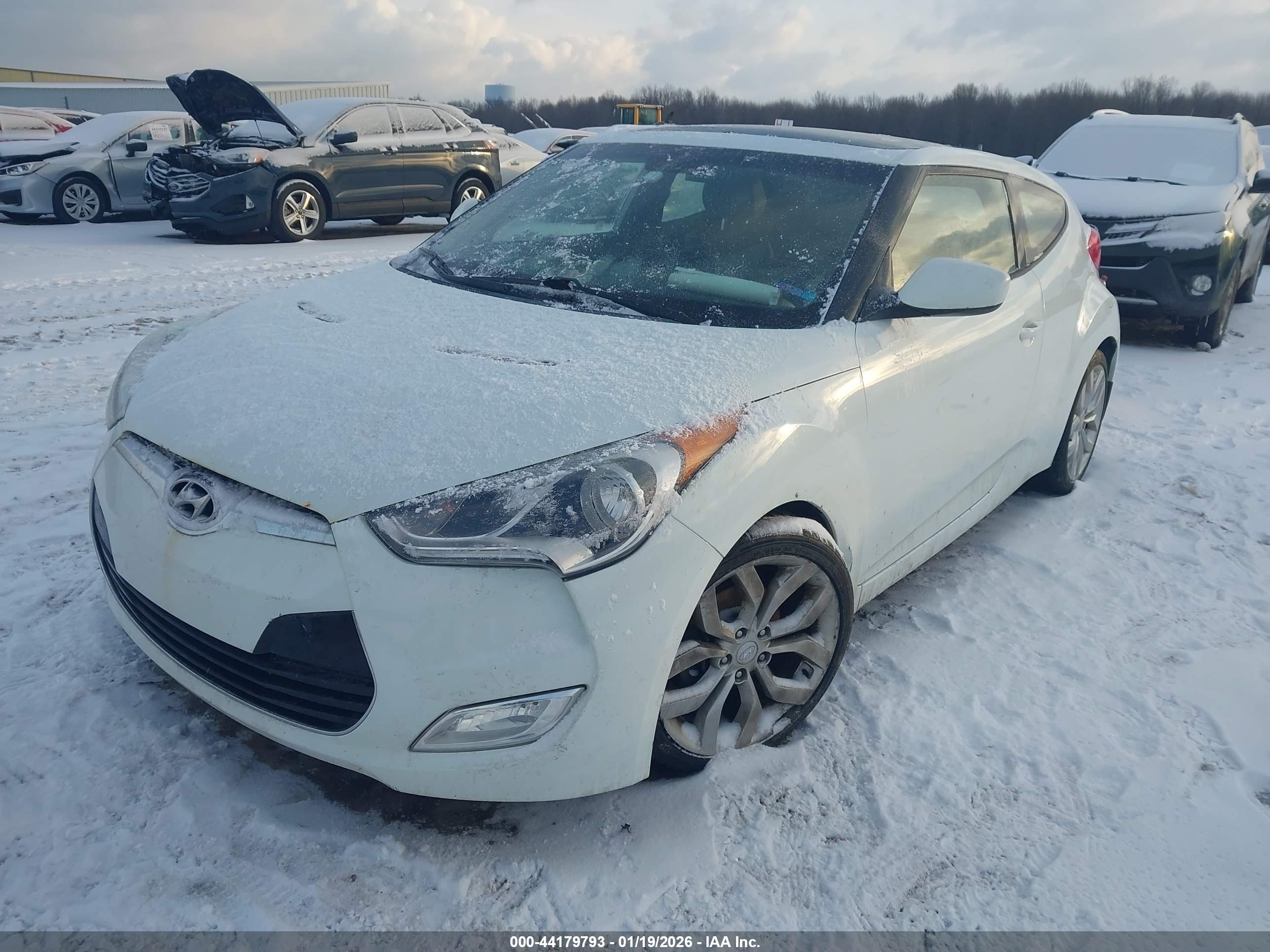 HYUNDAI VELOSTER image 2