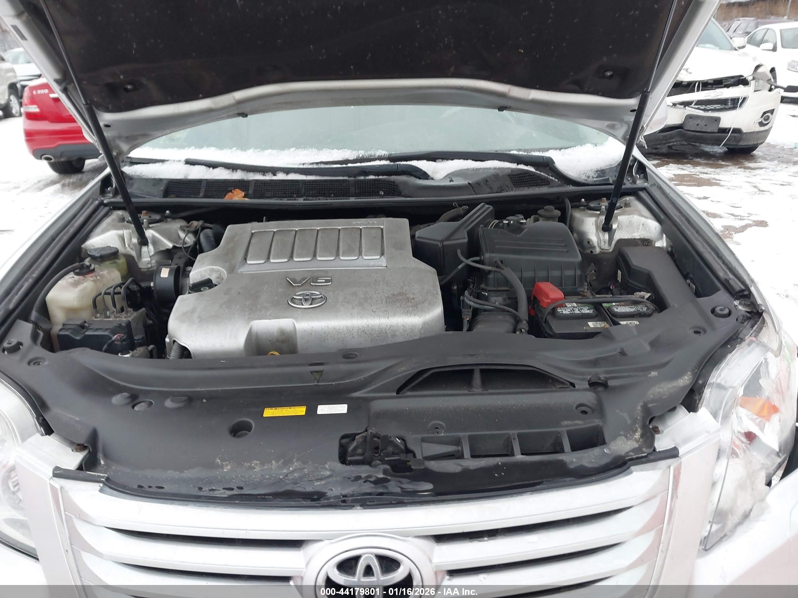 TOYOTA AVALON image 10