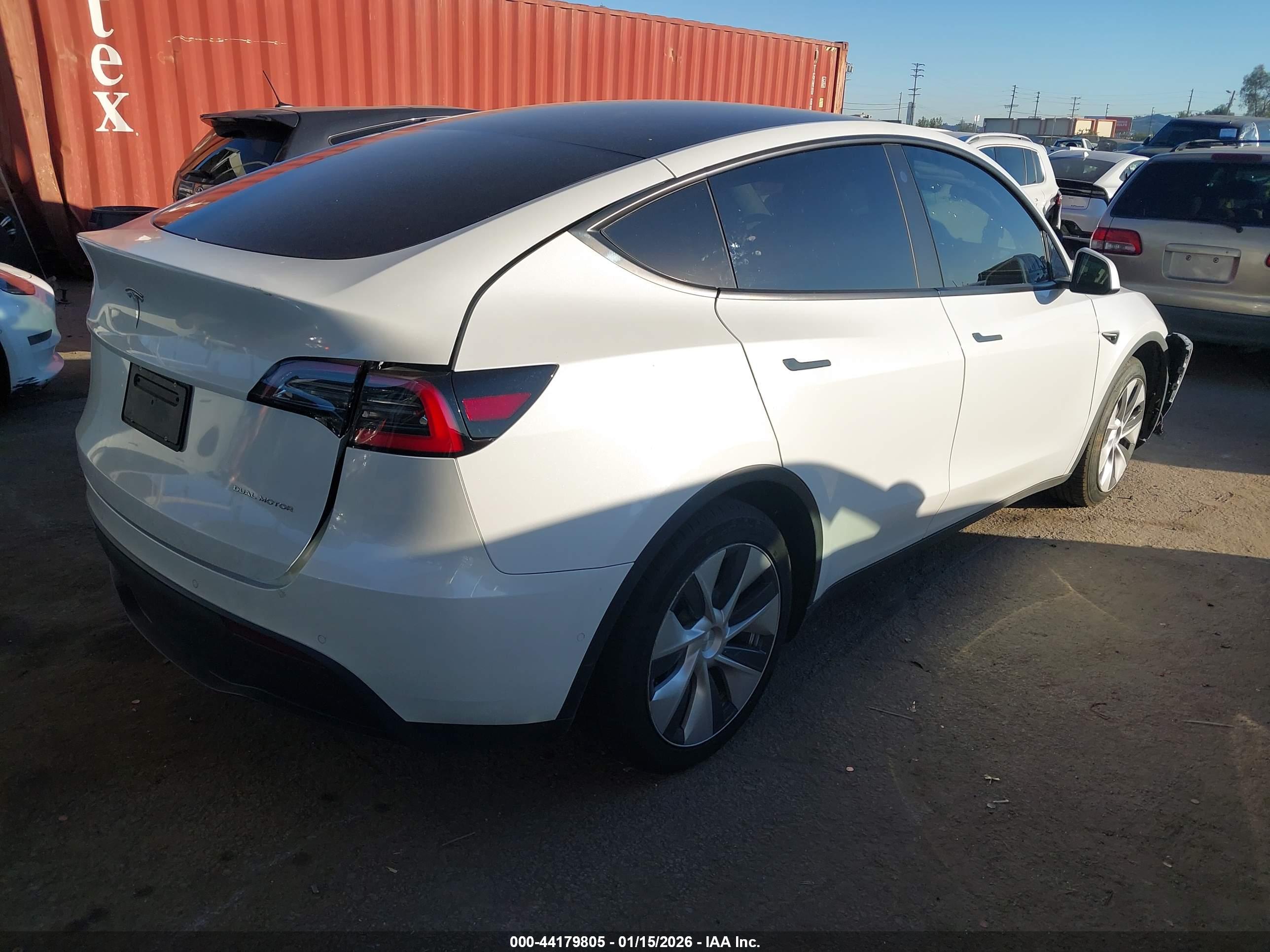 TESLA MODEL image 4