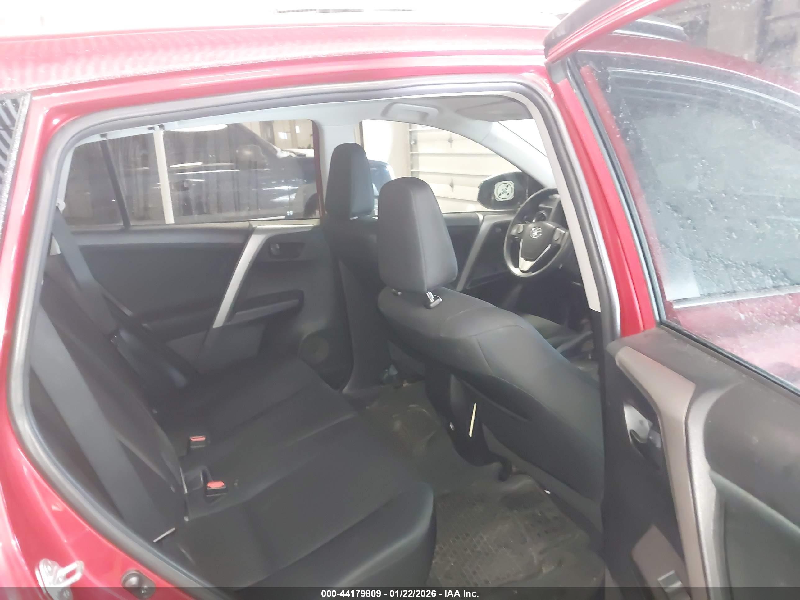 TOYOTA RAV4 image 8