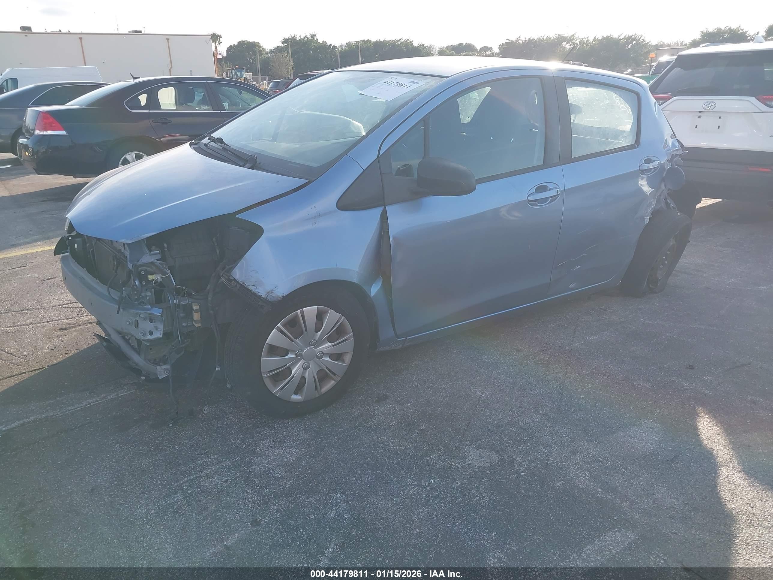 TOYOTA YARIS image 2