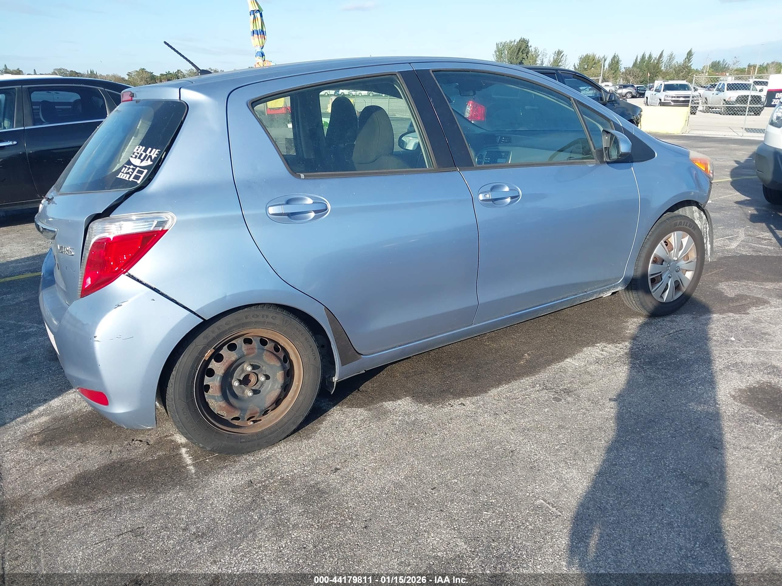 TOYOTA YARIS image 4