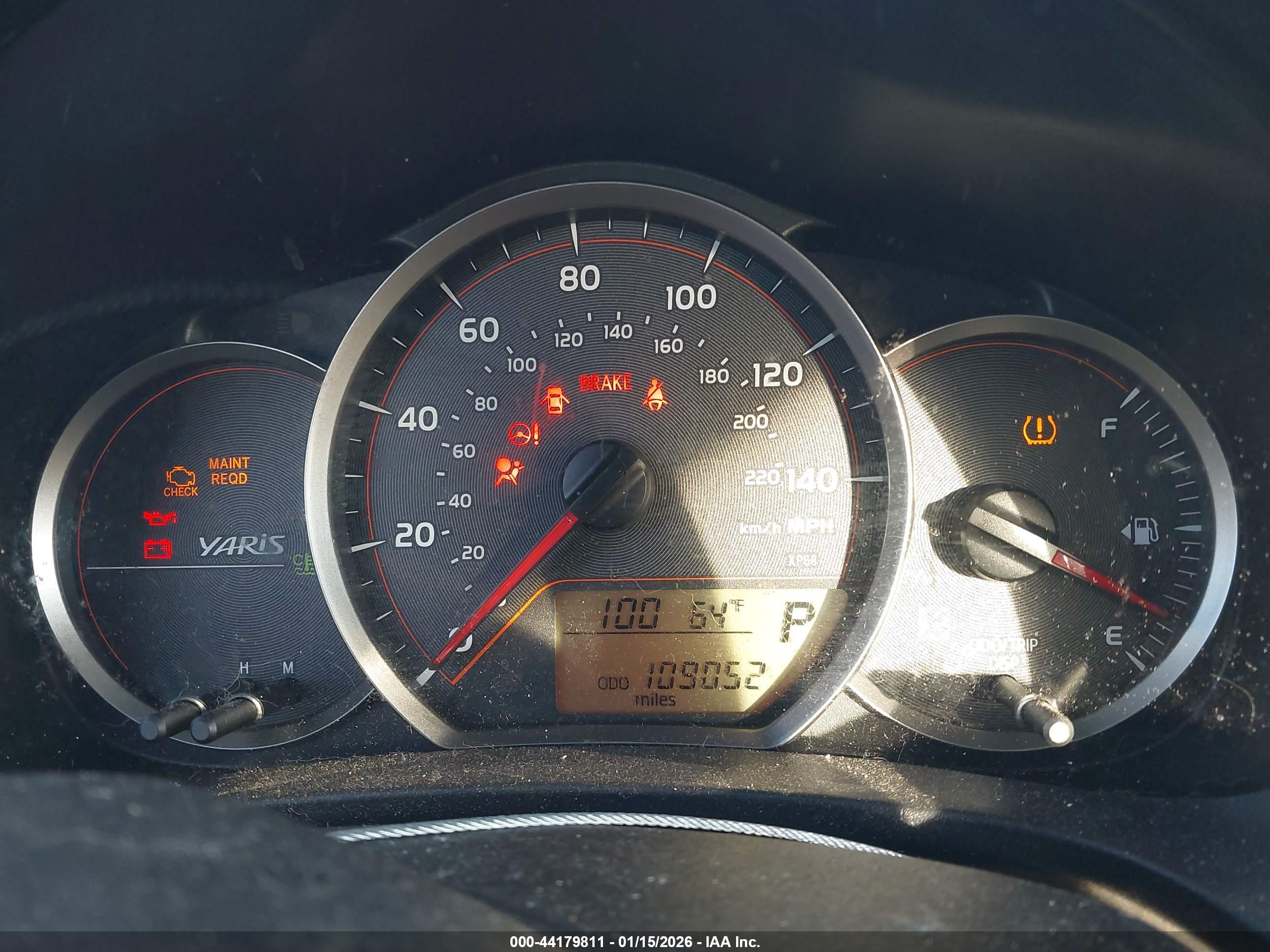 TOYOTA YARIS image 7