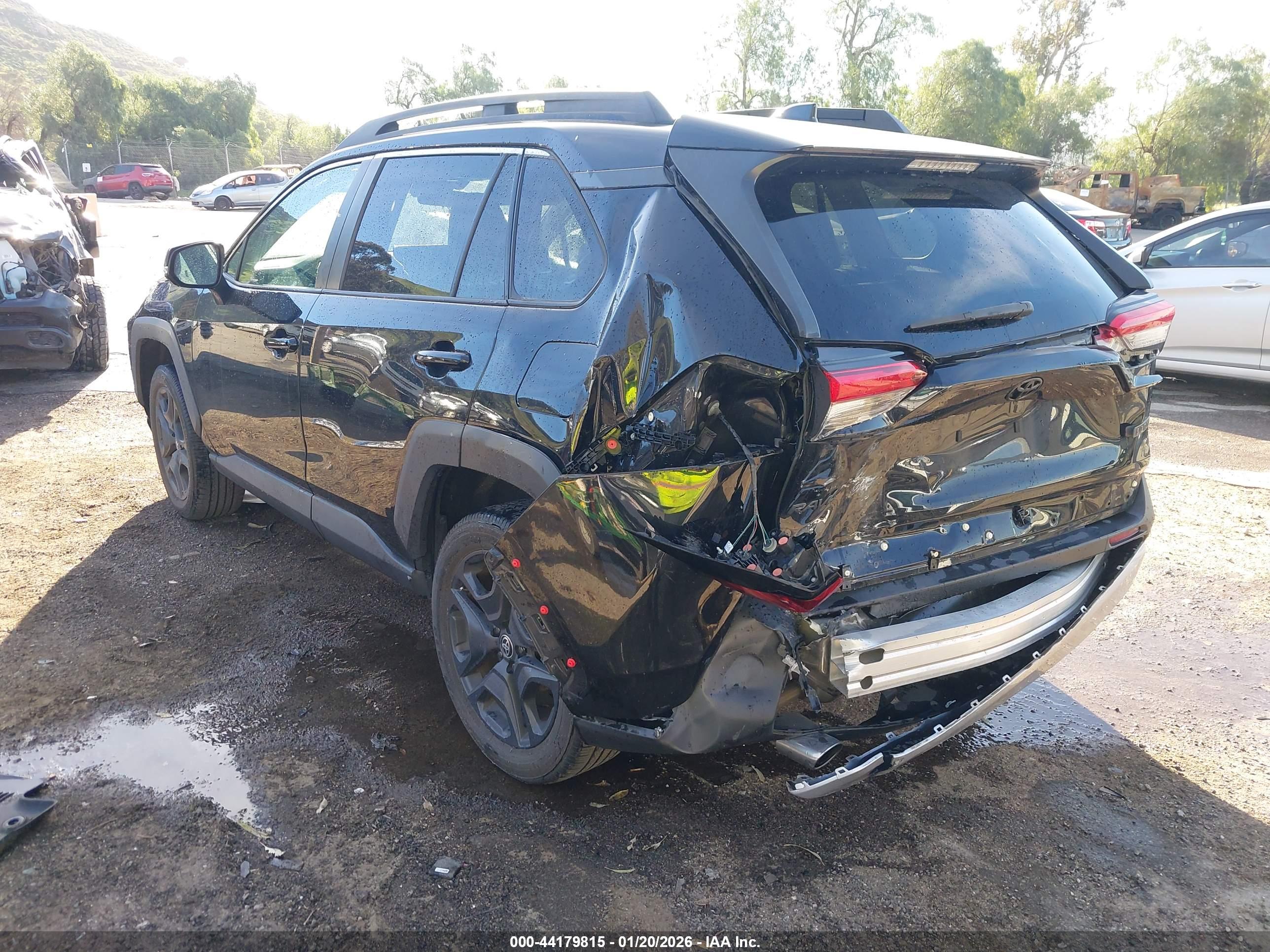 TOYOTA RAV4 image 3