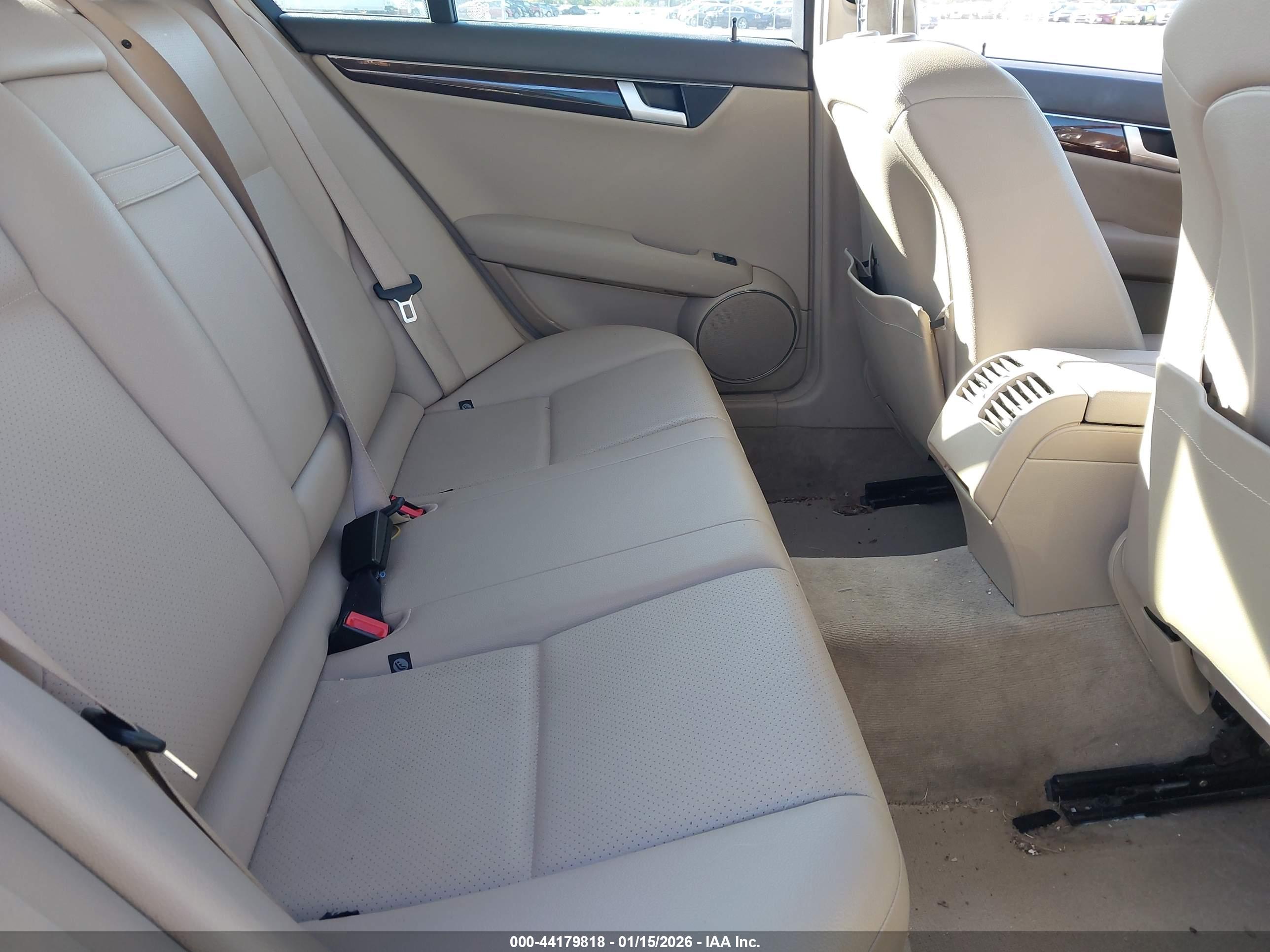 MERCEDES-BENZ C image 8