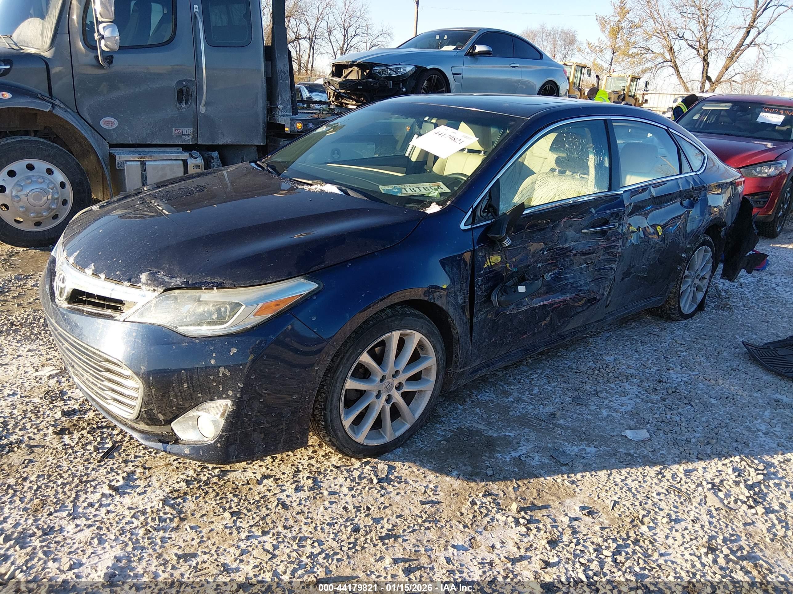 TOYOTA AVALON image 2
