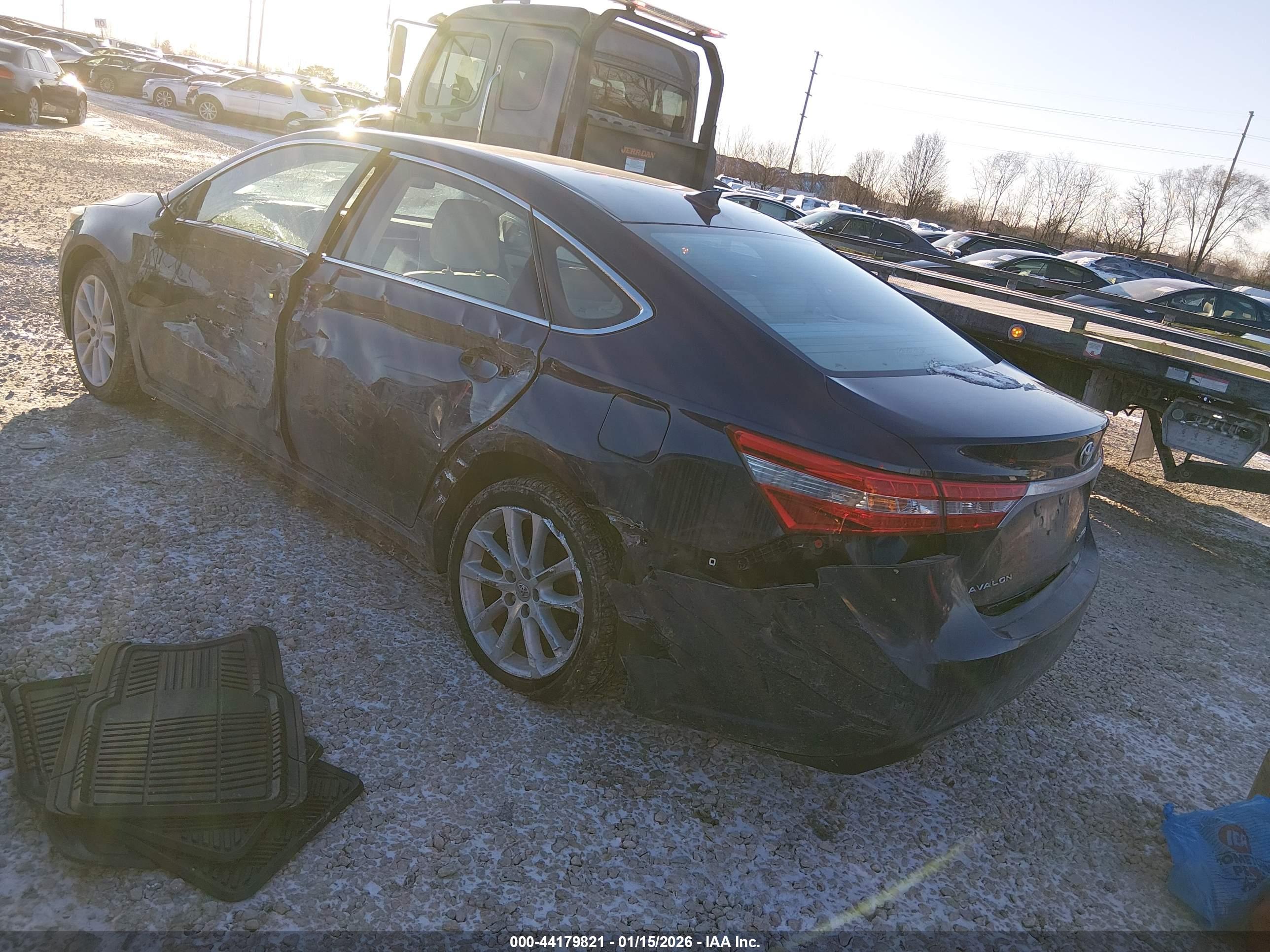 TOYOTA AVALON image 3