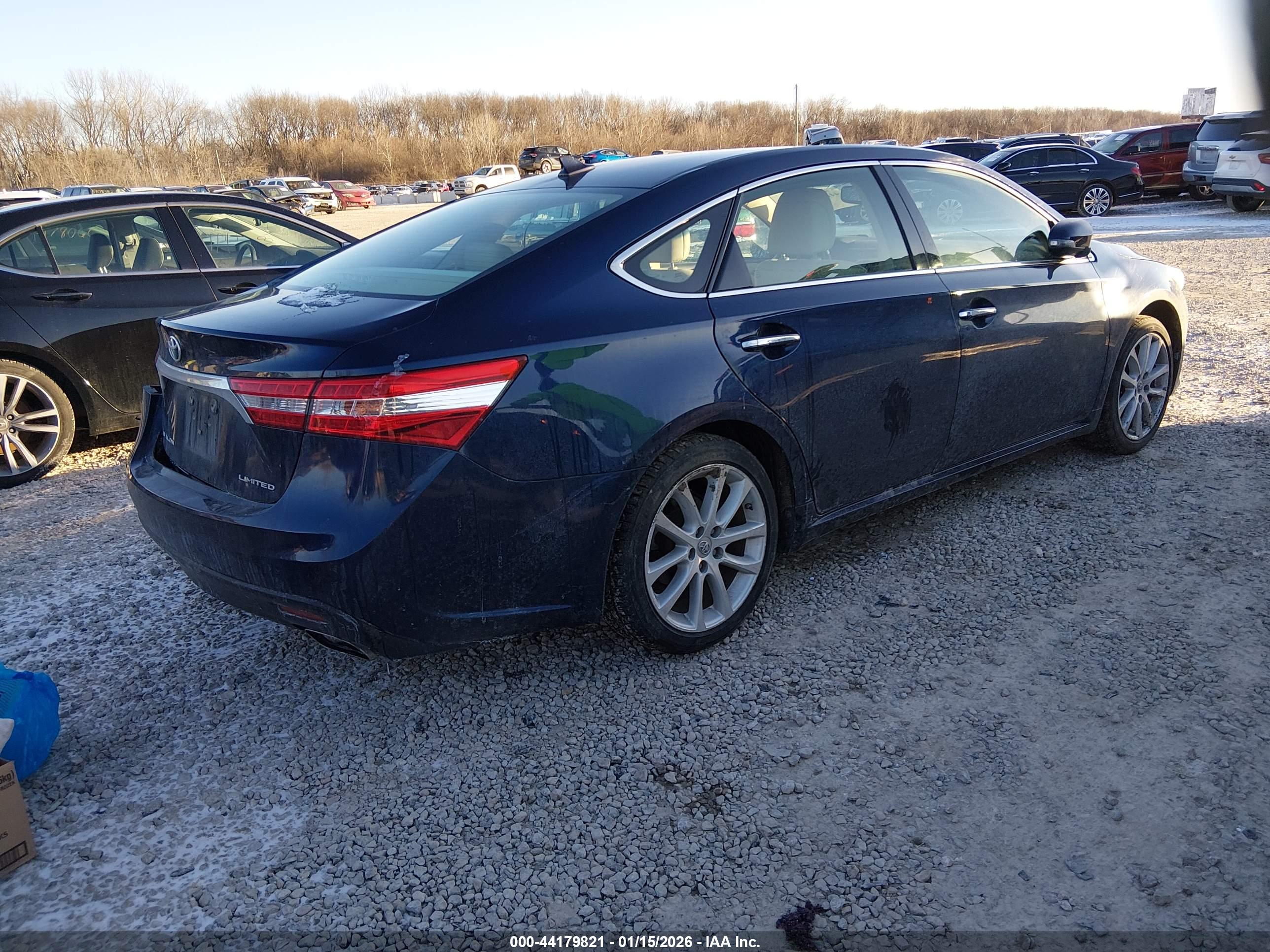 TOYOTA AVALON image 4