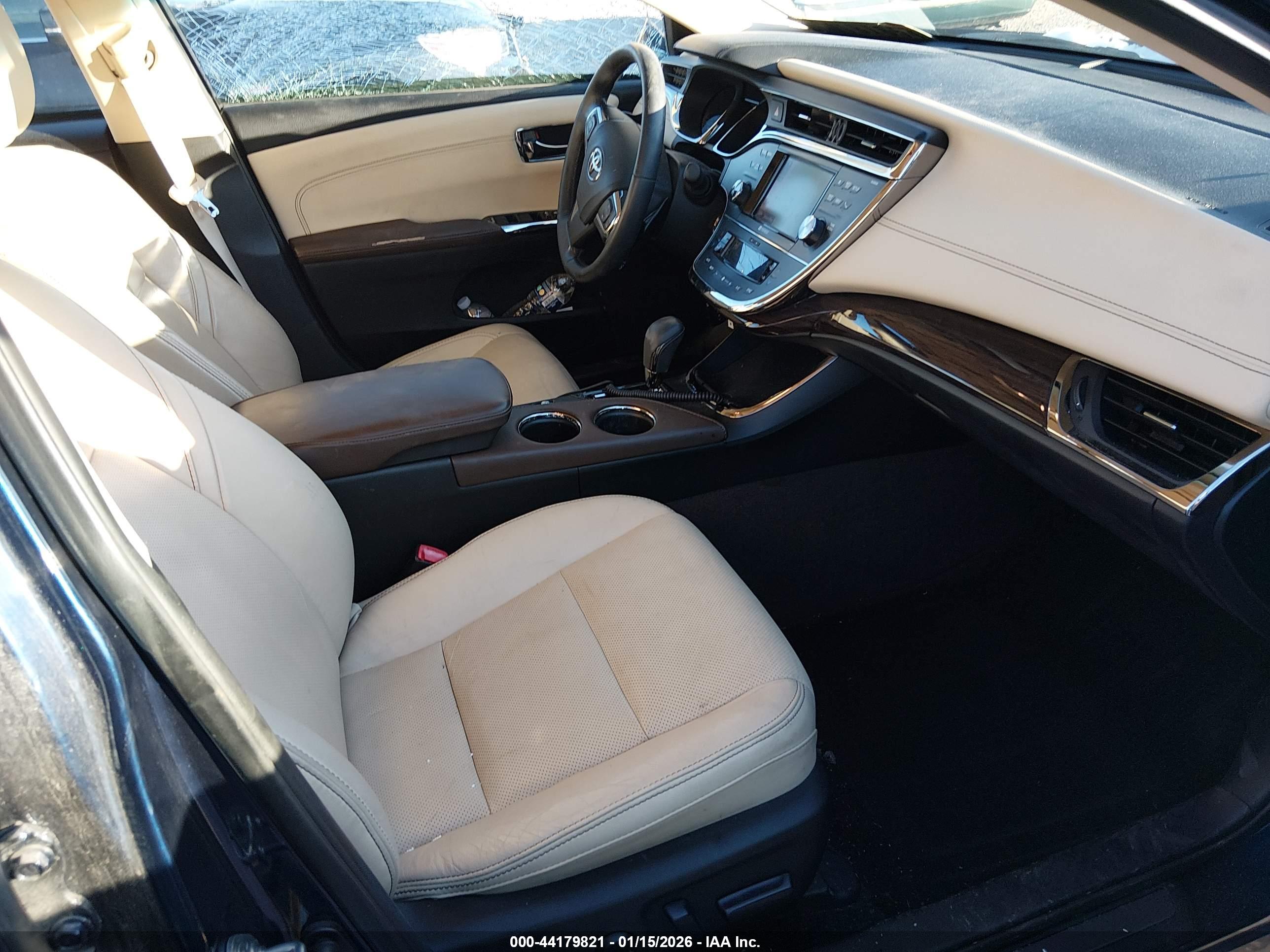 TOYOTA AVALON image 5