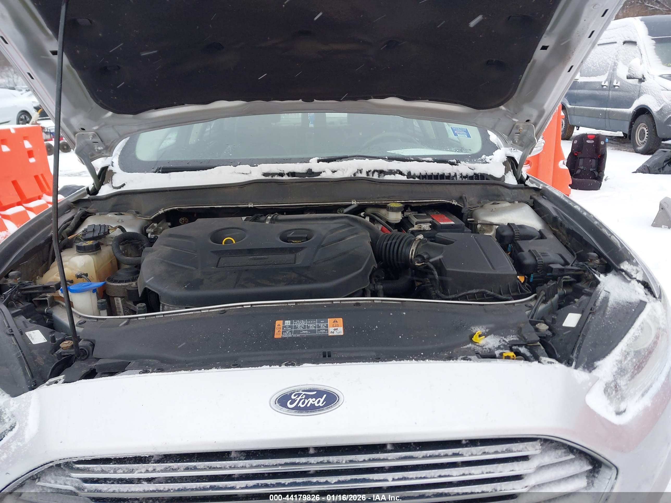 FORD FUSION image 10