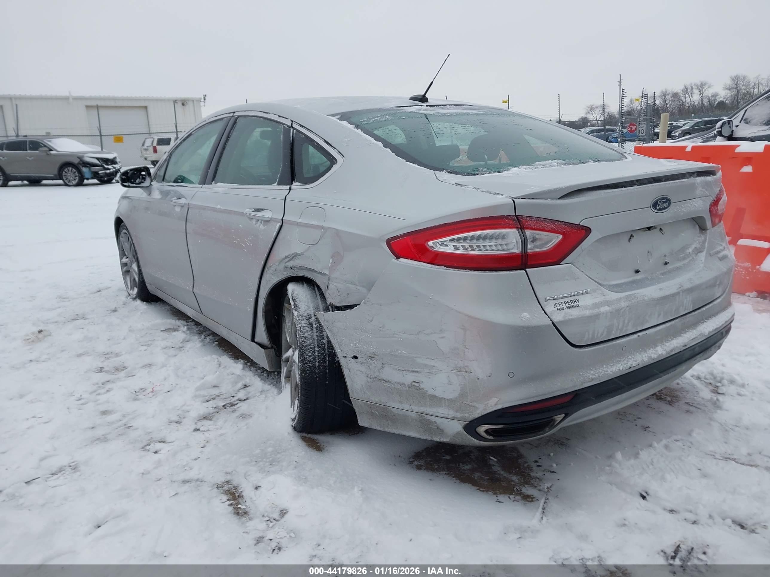 FORD FUSION image 3