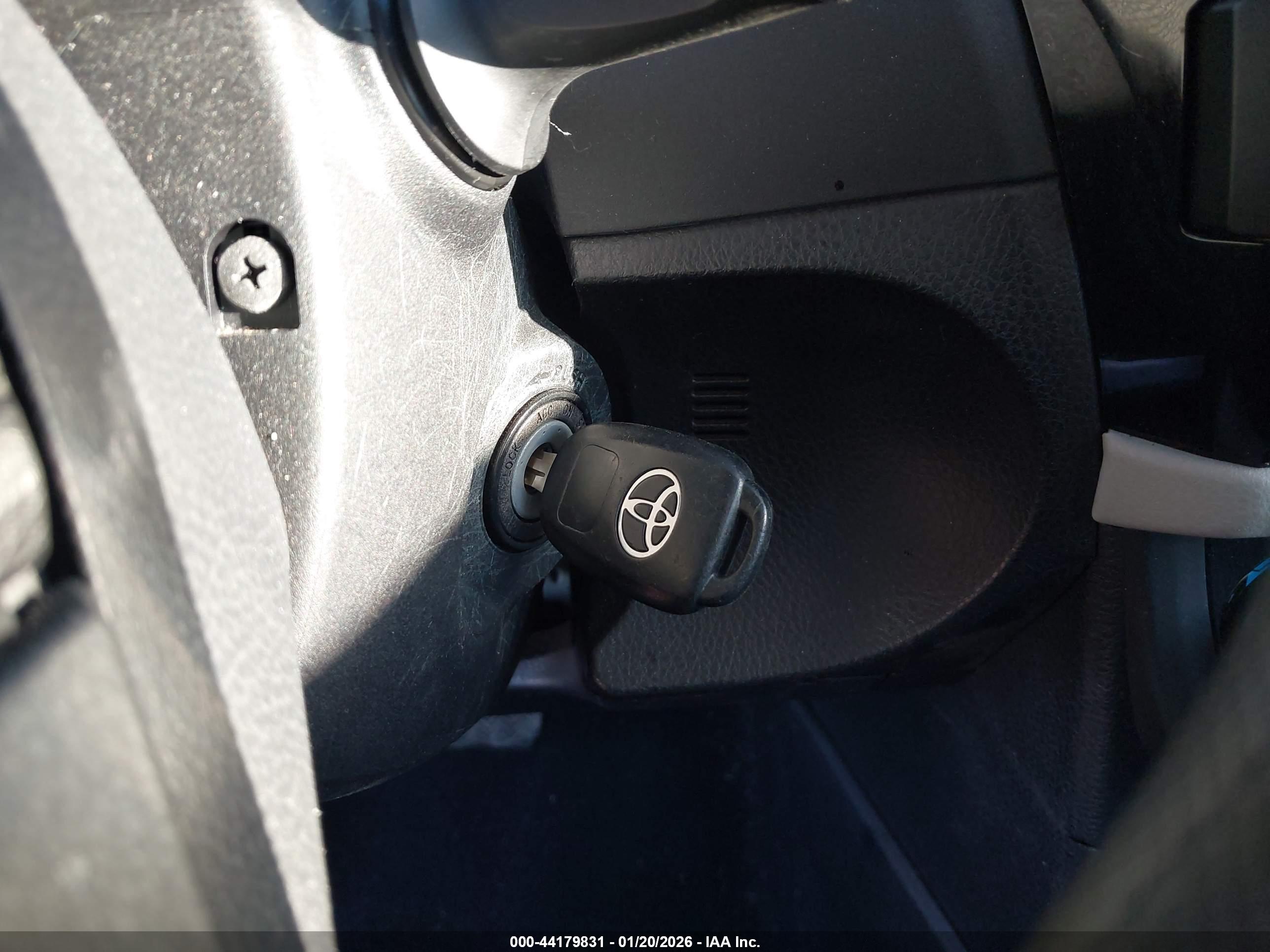 TOYOTA COROLLA image 11