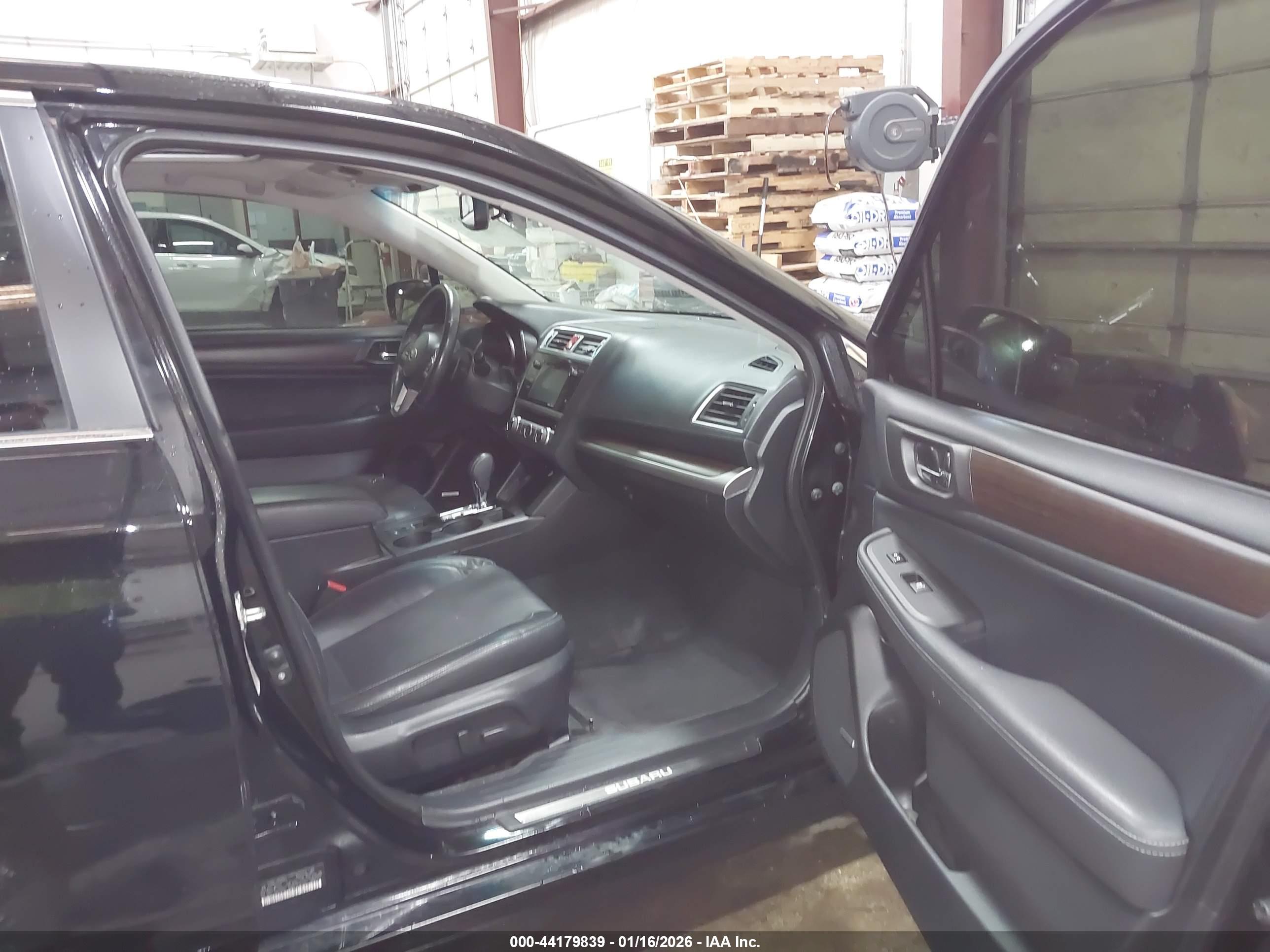 SUBARU LEGACY image 5