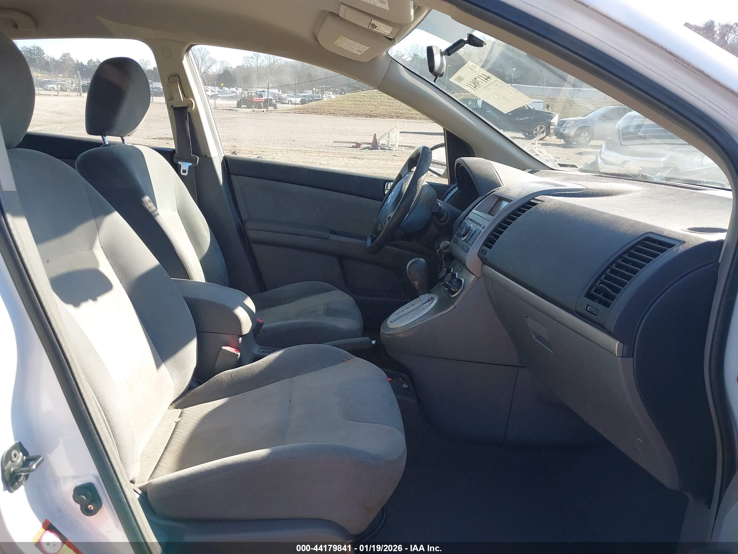 NISSAN SENTRA image 5