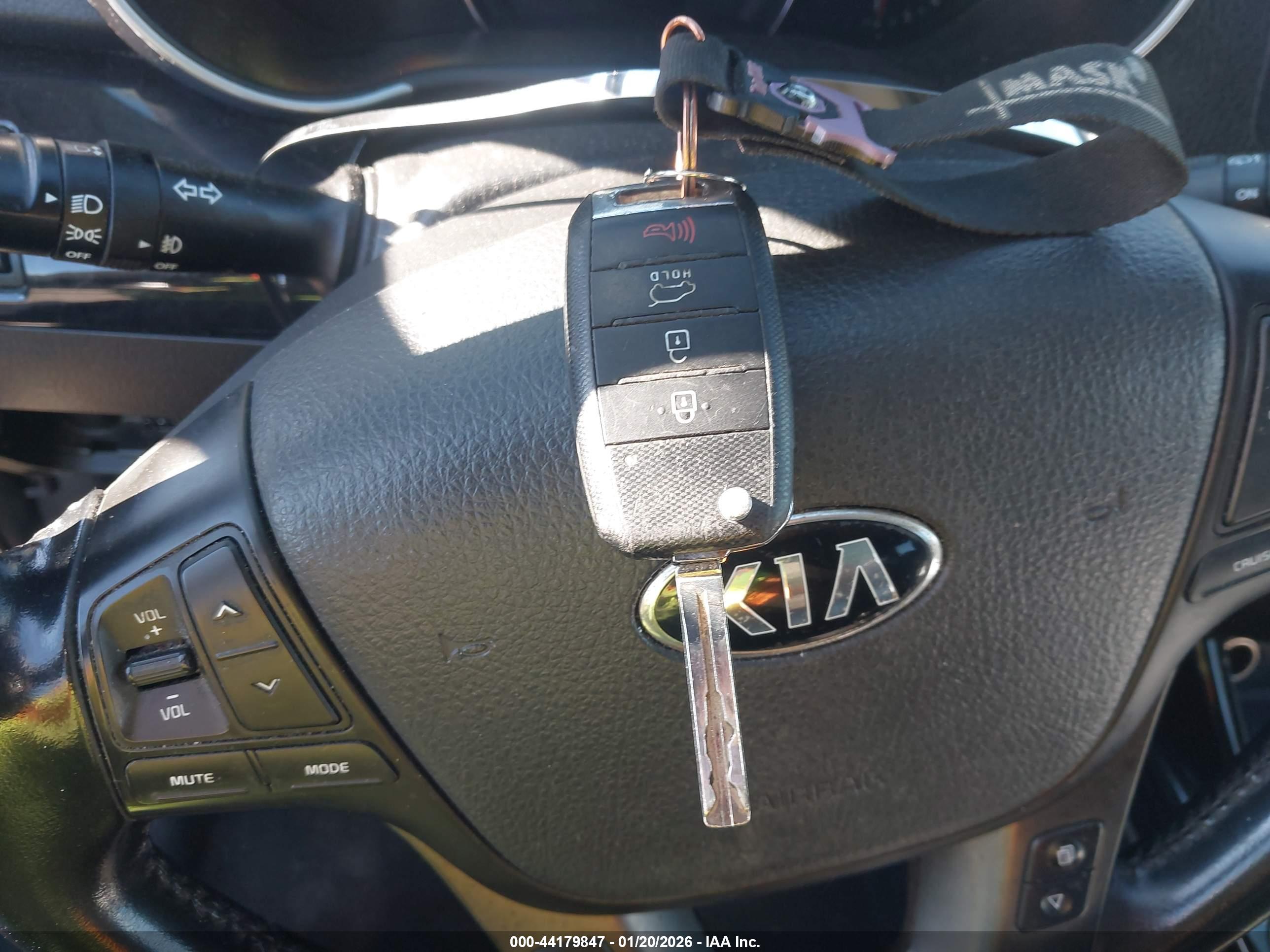 KIA SORENTO image 11