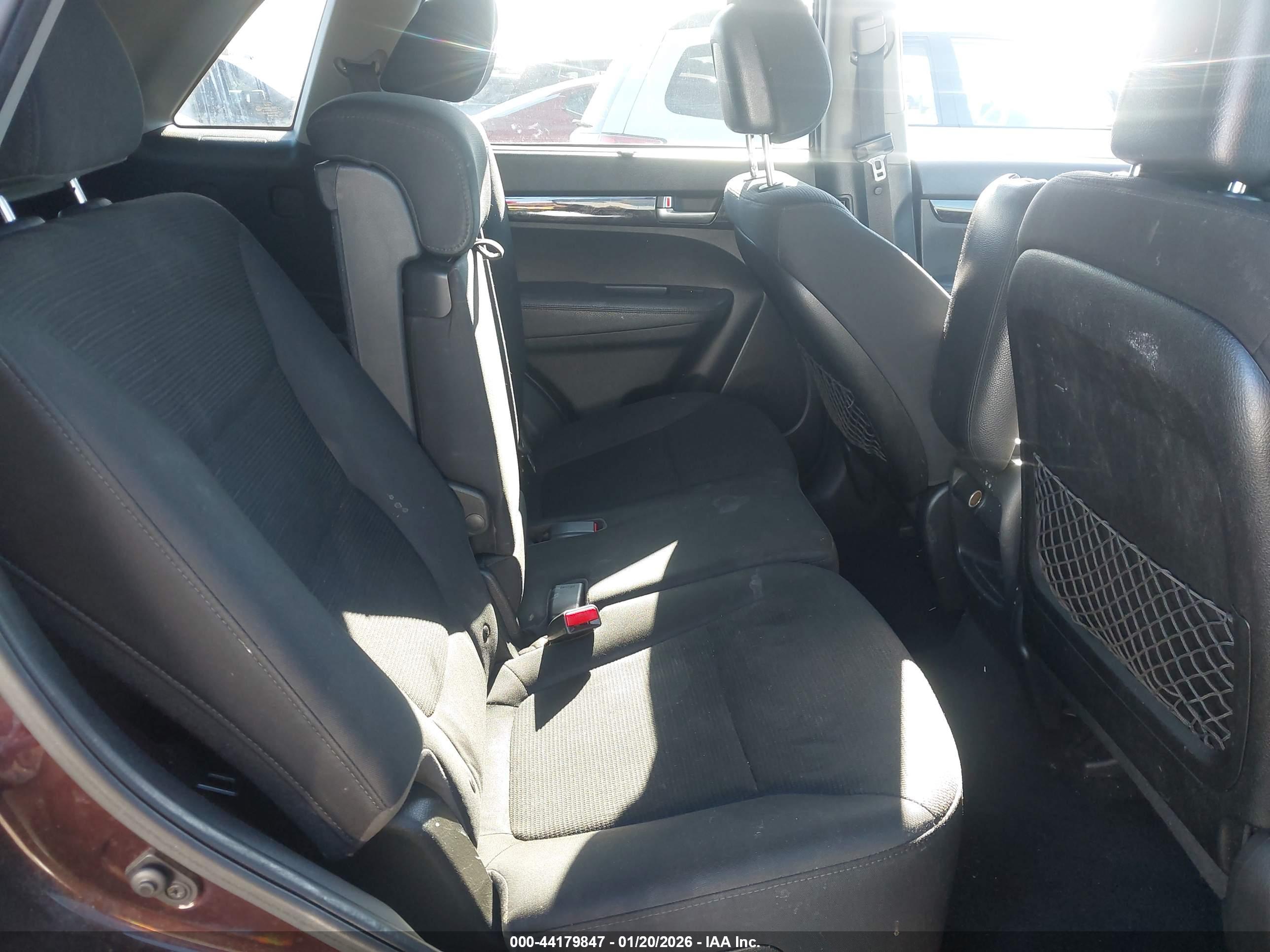 KIA SORENTO image 8