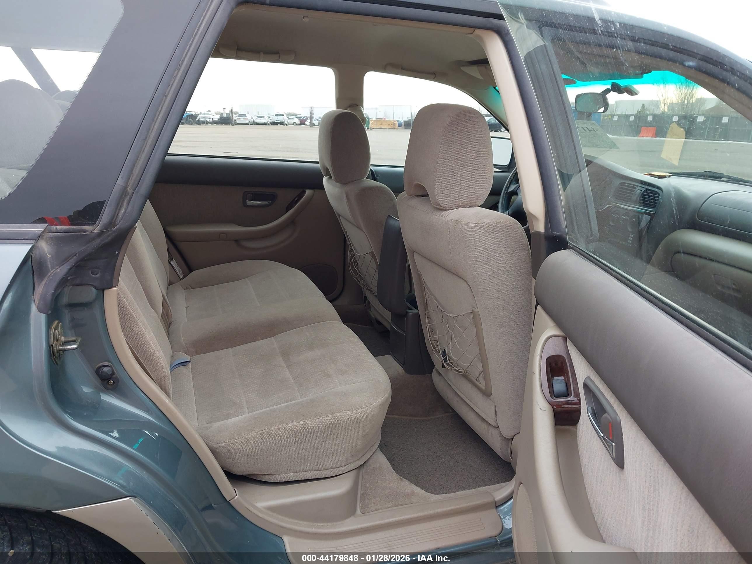 SUBARU OUTBACK image 8