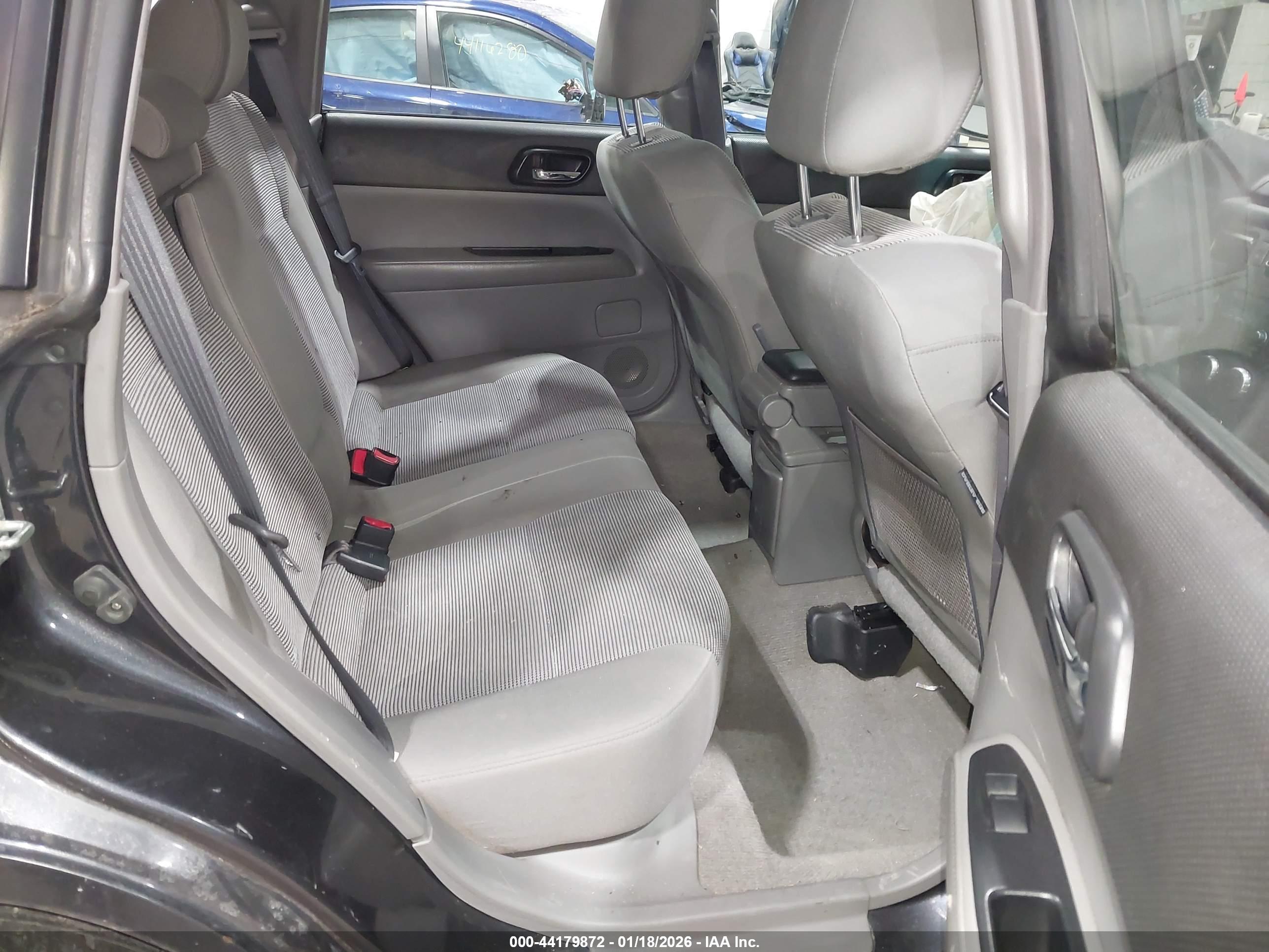 SUBARU FORESTER image 8